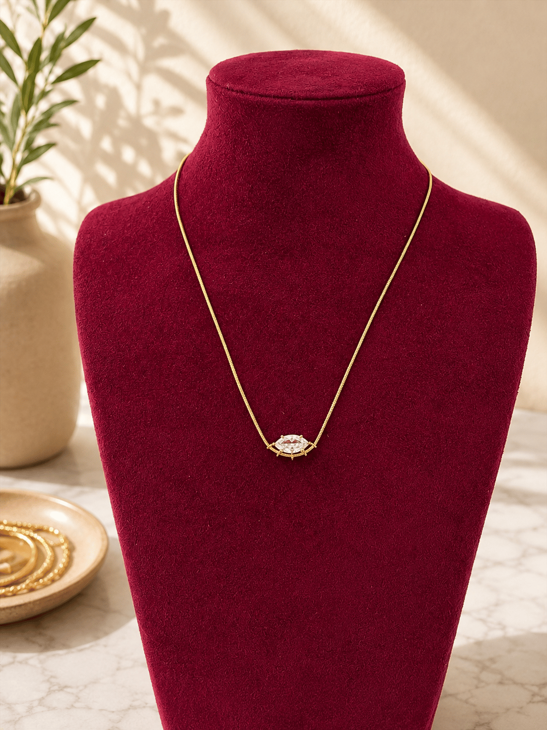     Éclat Necklace