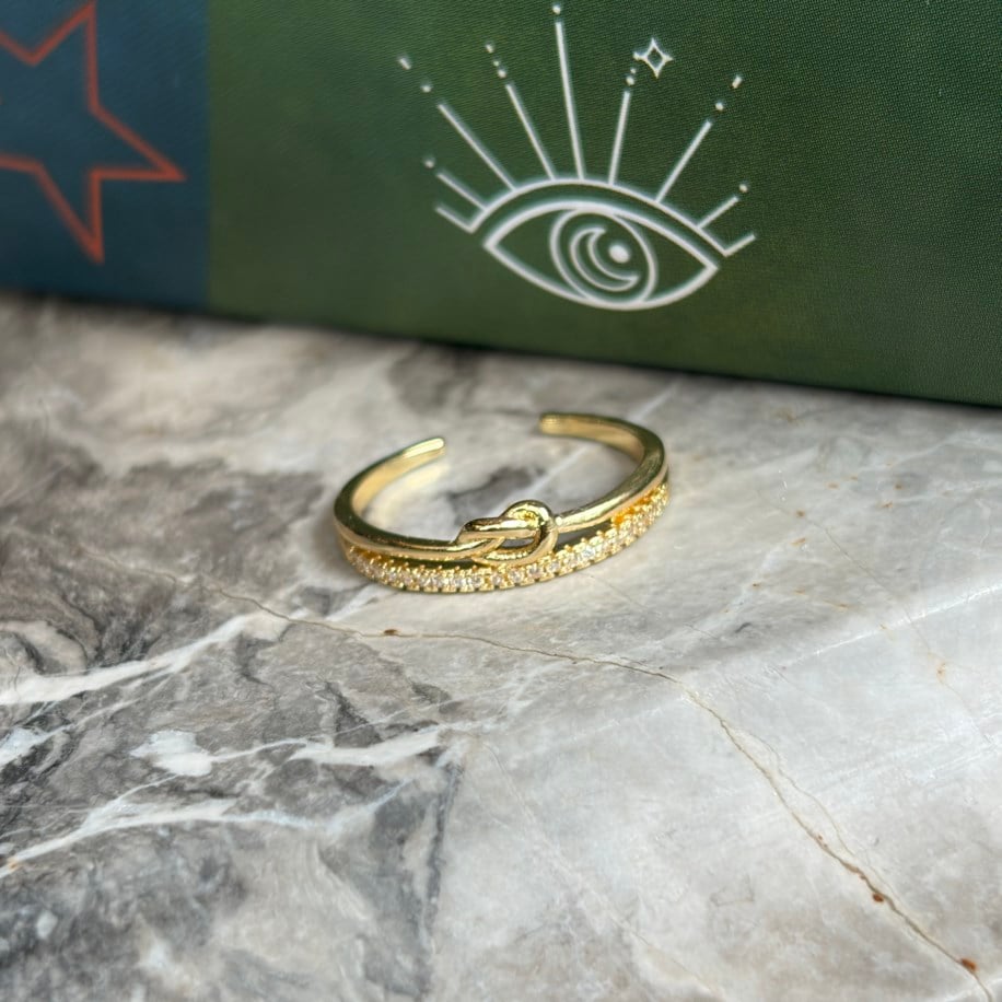 Golden Knot Ring