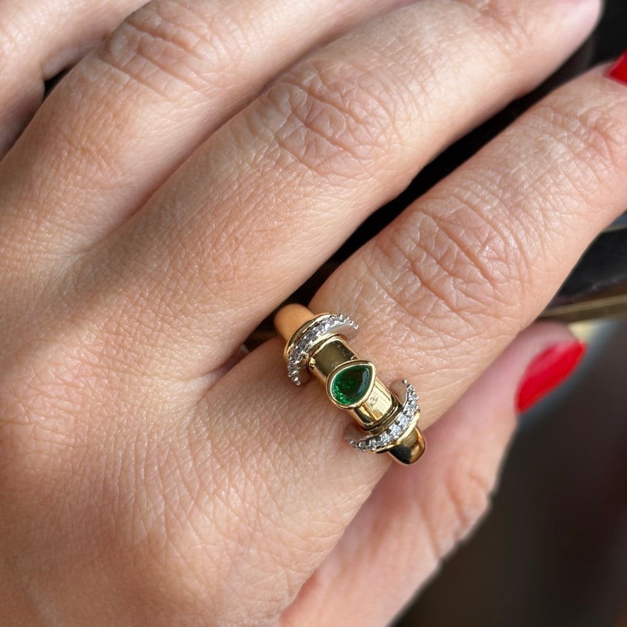 Green Aura Ring