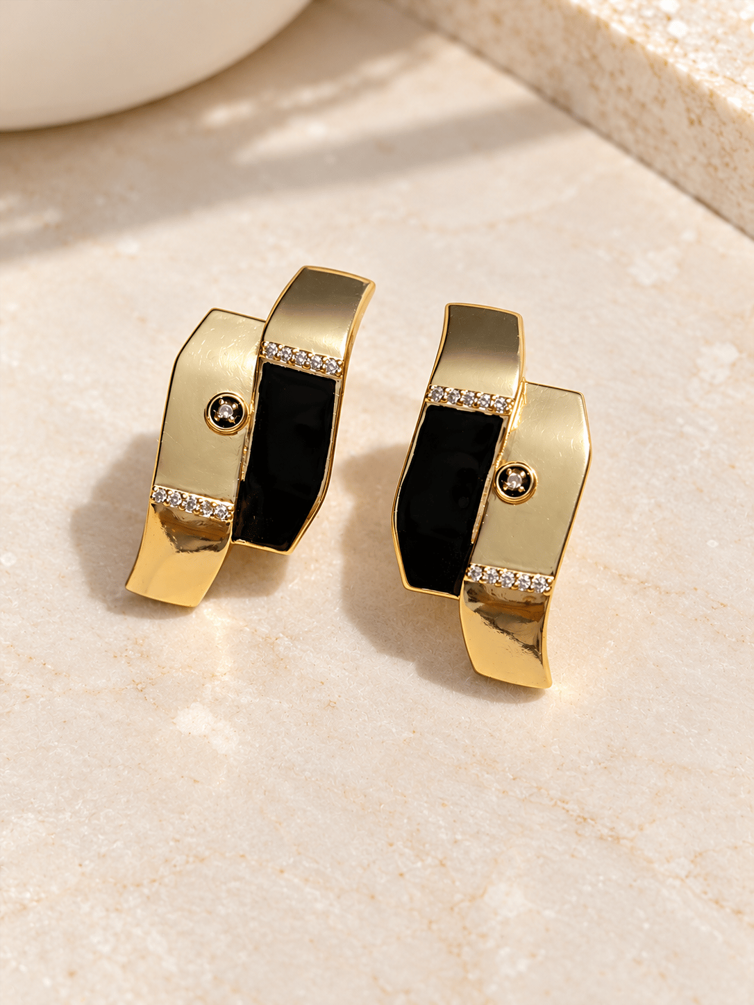 Noir Luxe Curve Earrings
