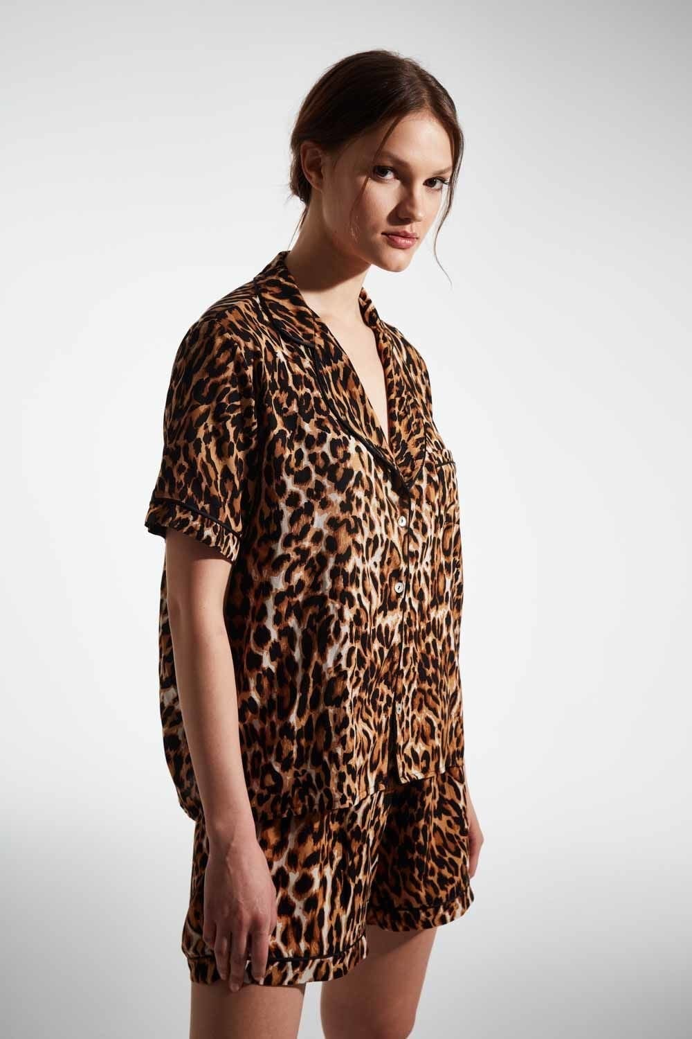 Leopar Desenli Pijama Takımı