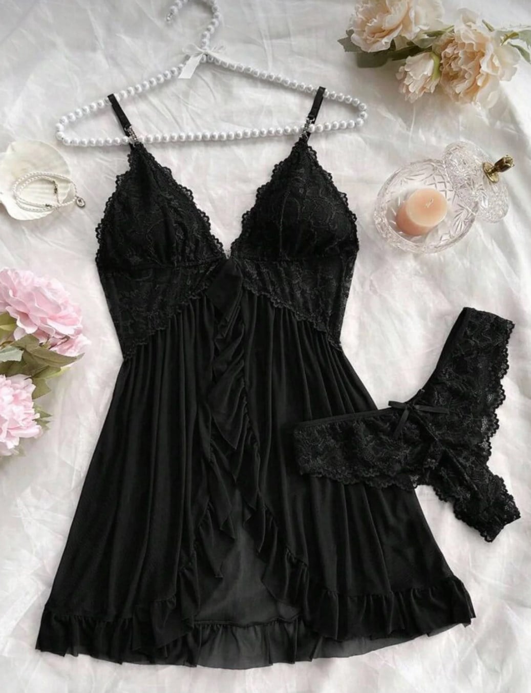 Siyah Dantel Detaylı Fırfırlı Babydoll Gecelik Takımı