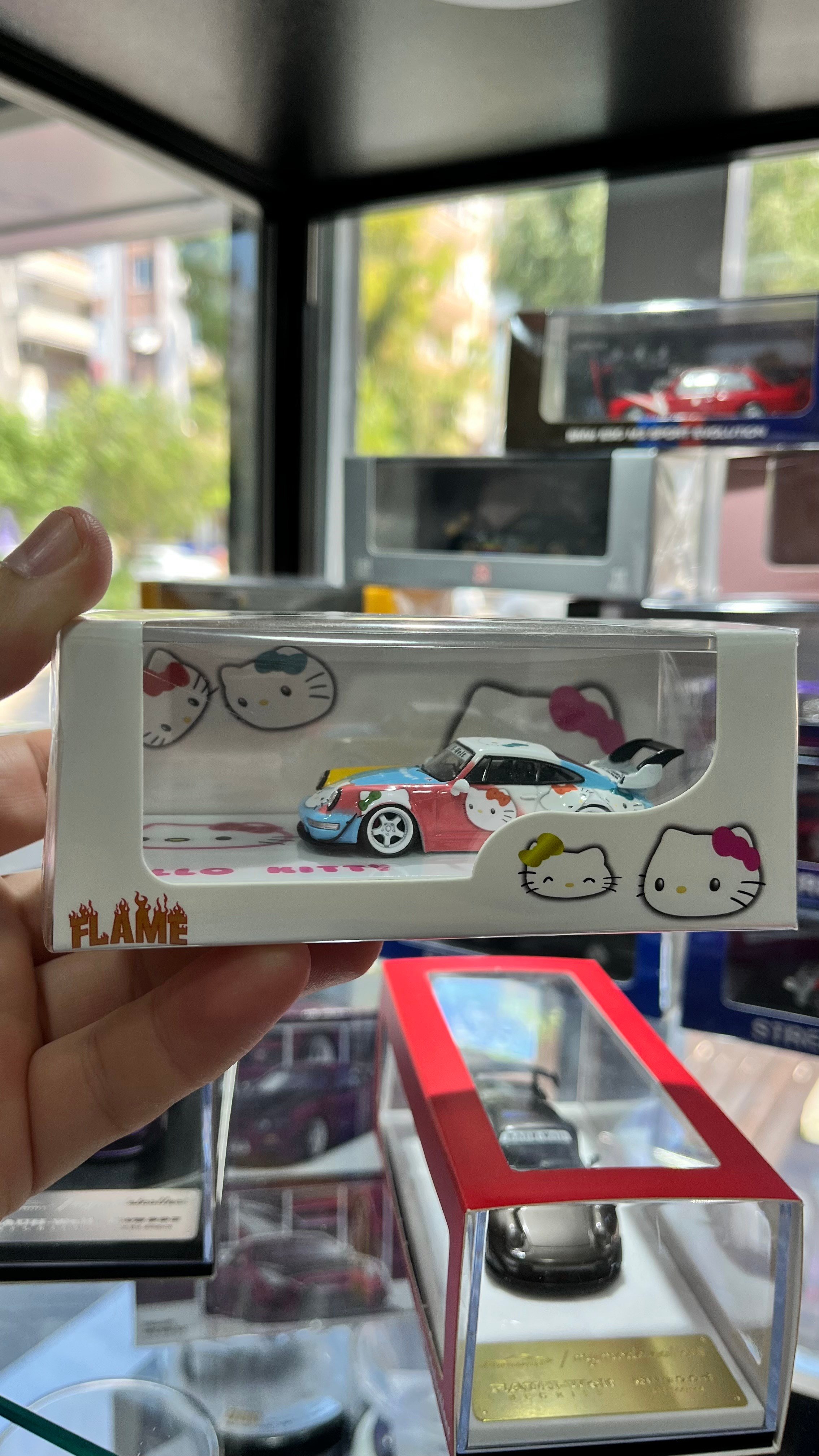 Flame 1/64 Hello Kitty Porsche 993 