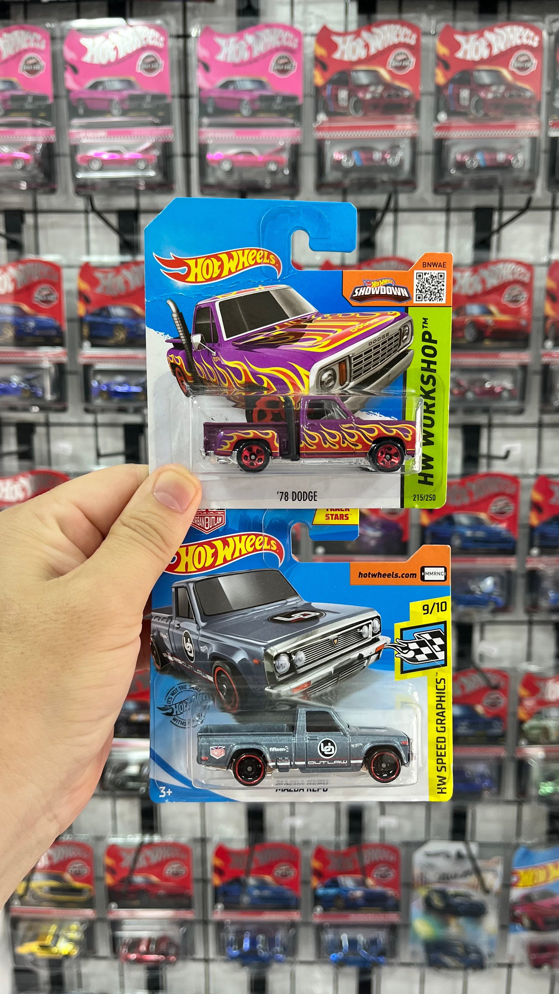Hot Wheels 2 Adet Lot - Kartonet Yıpranmaları Mevcut