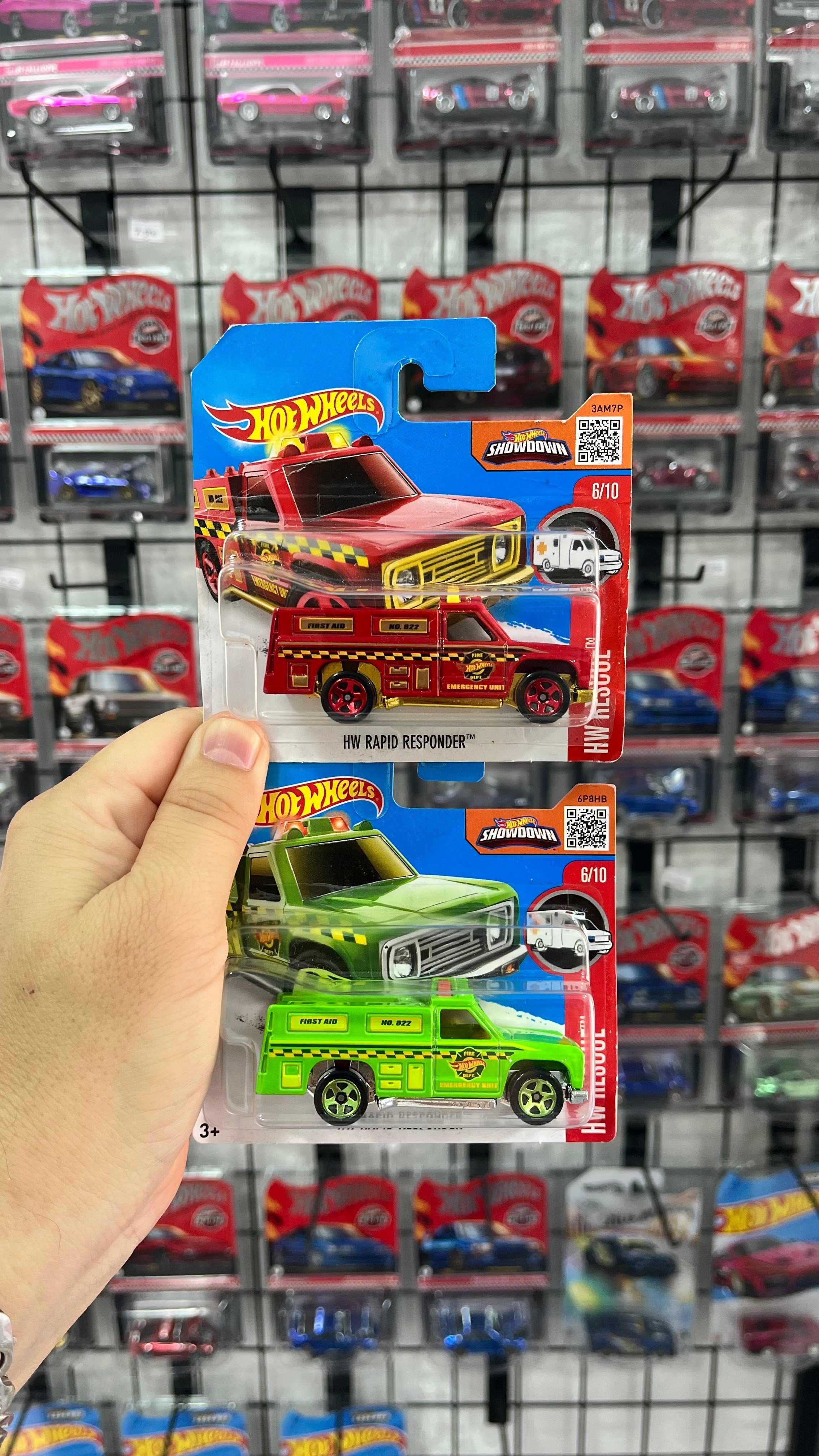 Hot Wheels 2'li Lot - 2016 - Kartonet Yıpranmaları Mevcut