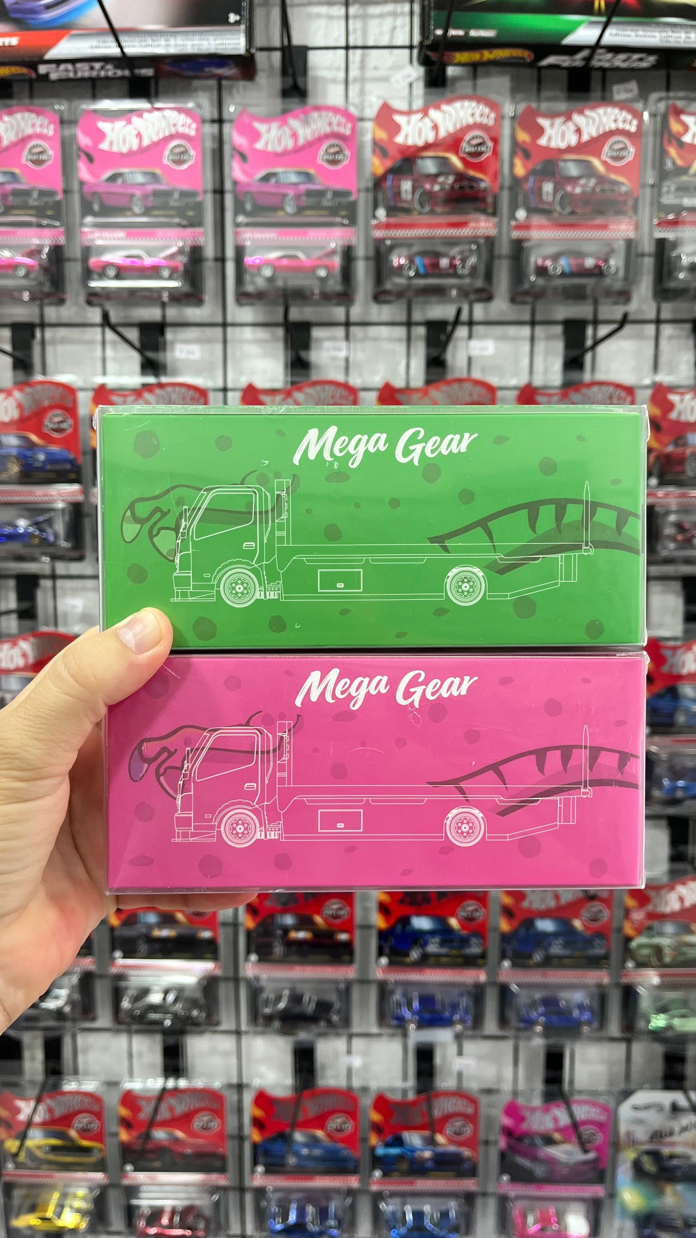 Megagear 1:64 Custom Tow Truck Metallic Green Dinosaur Rexy livery & Pink Dinosaur Roxy 2'li Takım
