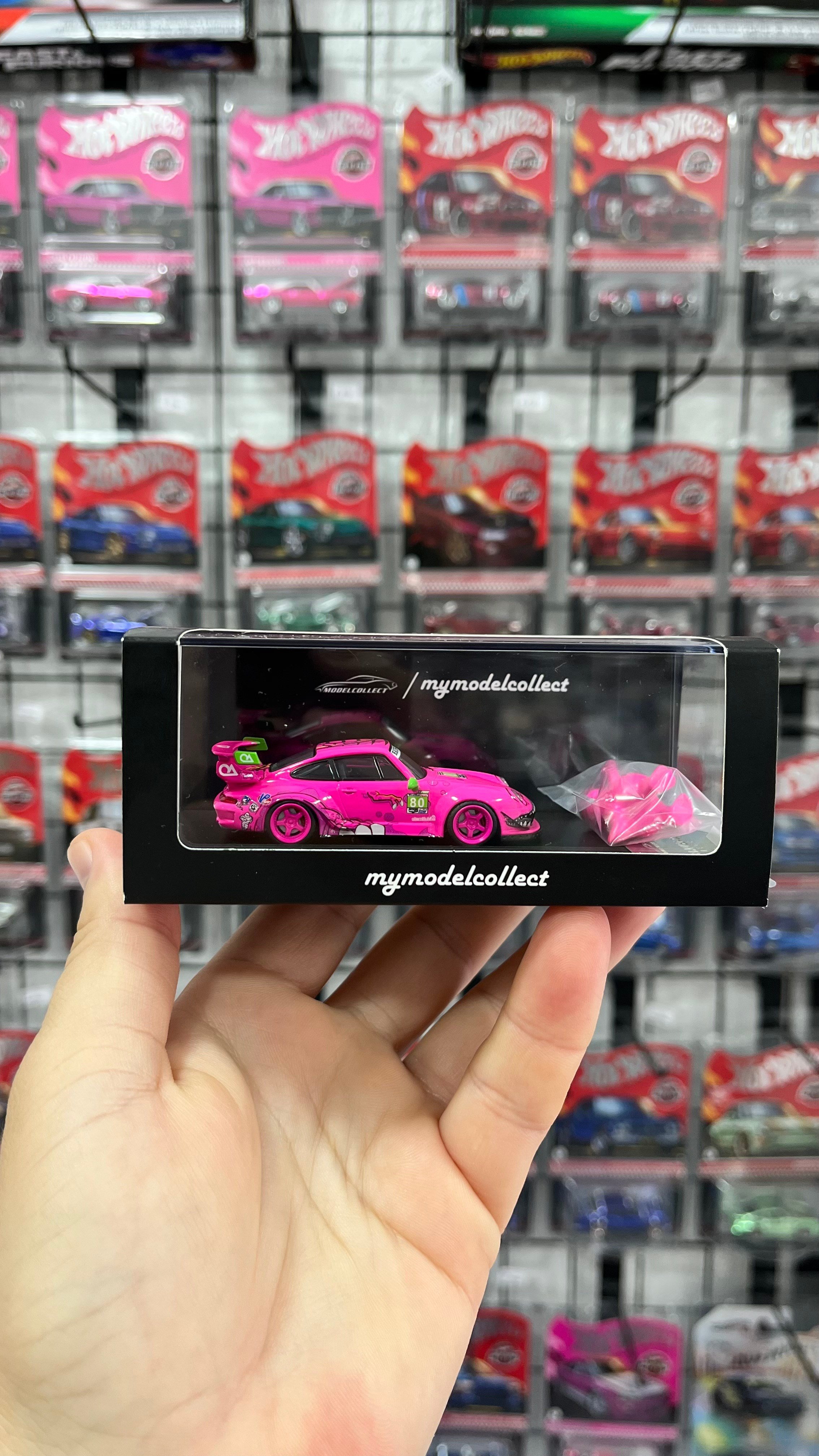 Mymodelcollect 1:64 Porsche RWB 993 High Wing Roxy Livery + Figure