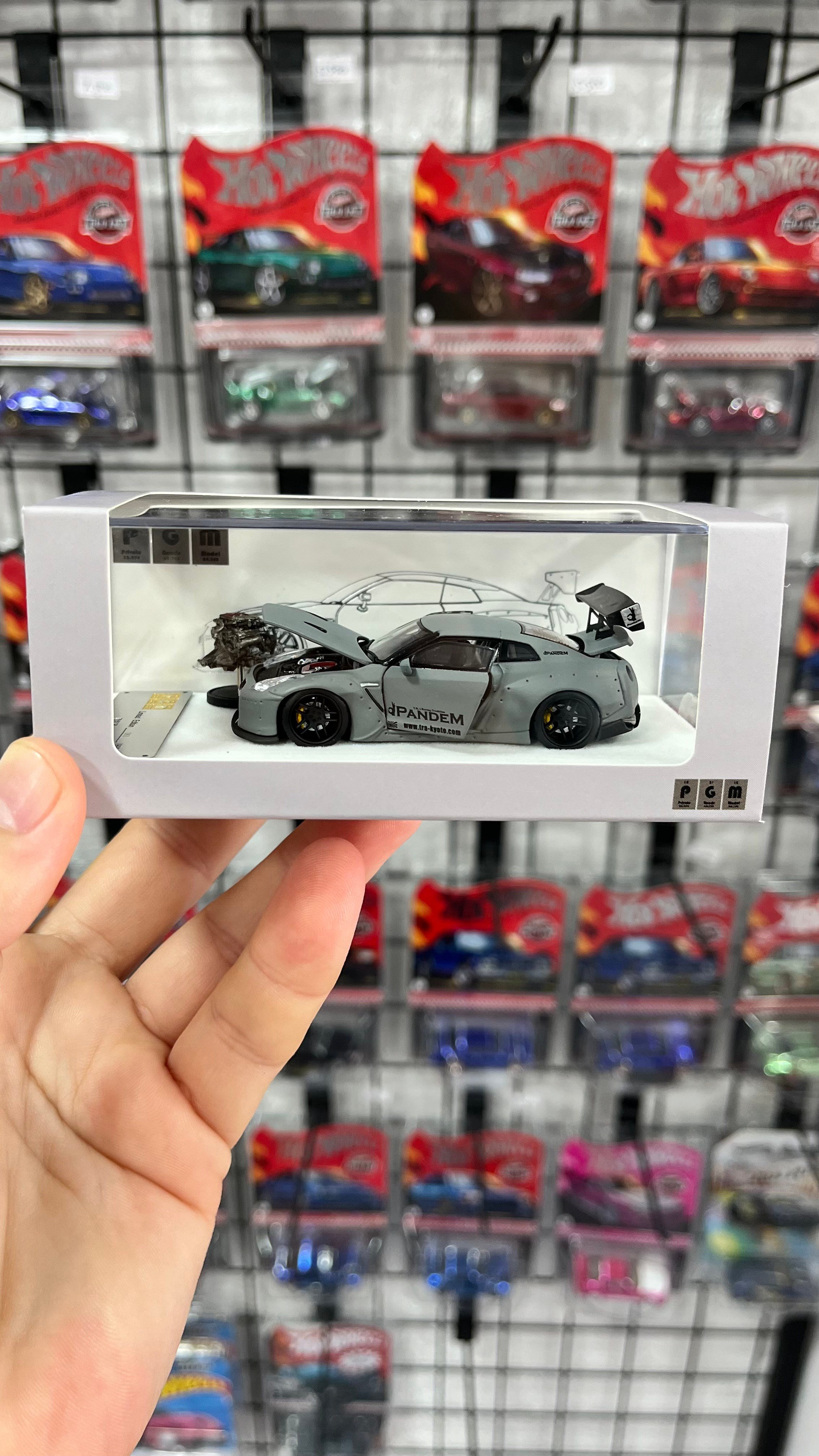 PGM 1:64 Nissan Rocket Bunny GTR R35 Combat Grey (ordinary) Kapalı Paket
