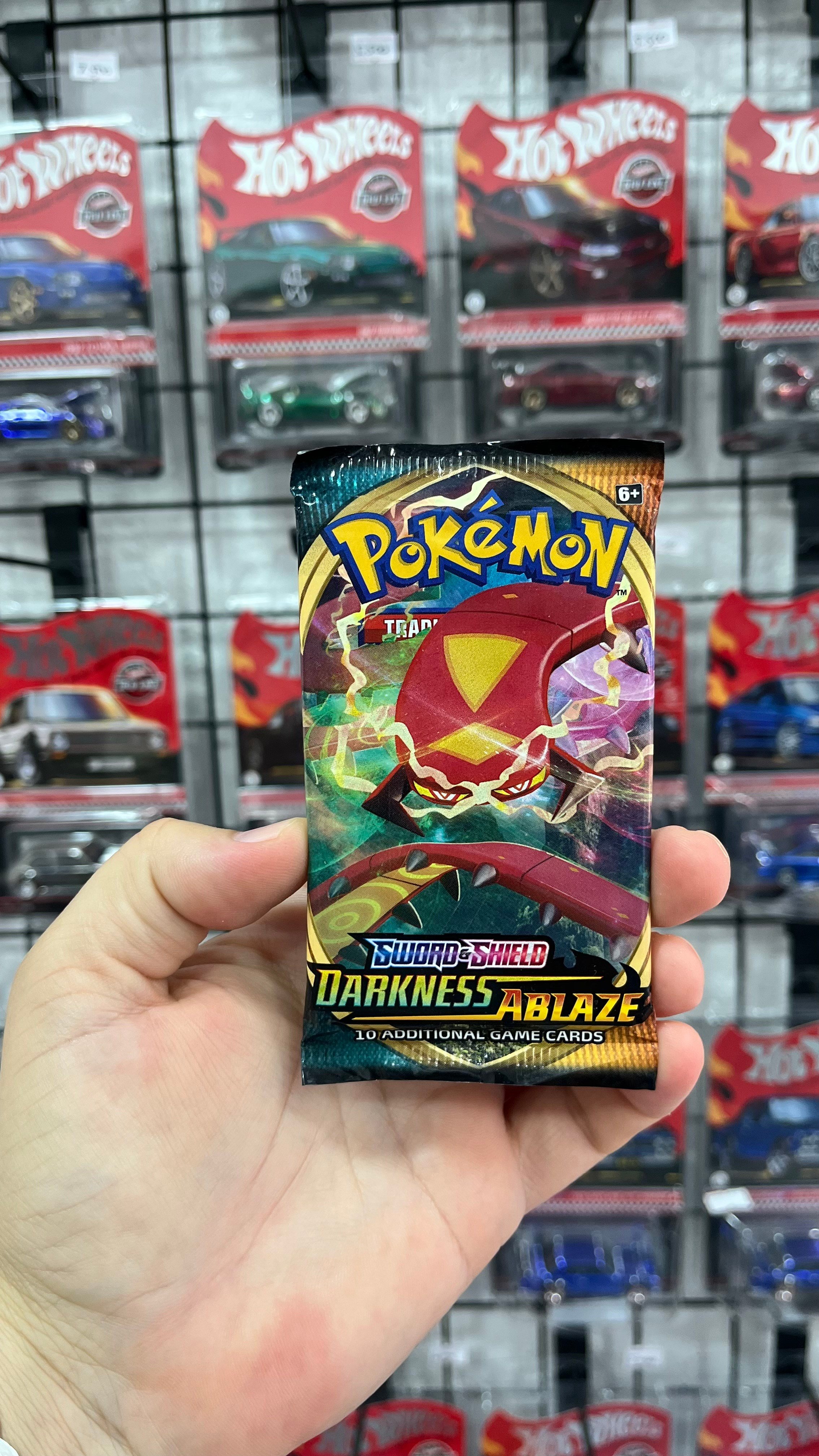 Pokemon DARKNESS ABLAZE Pack - Rast Gele 1 Paket Gönderilir.Orijinal Ürün