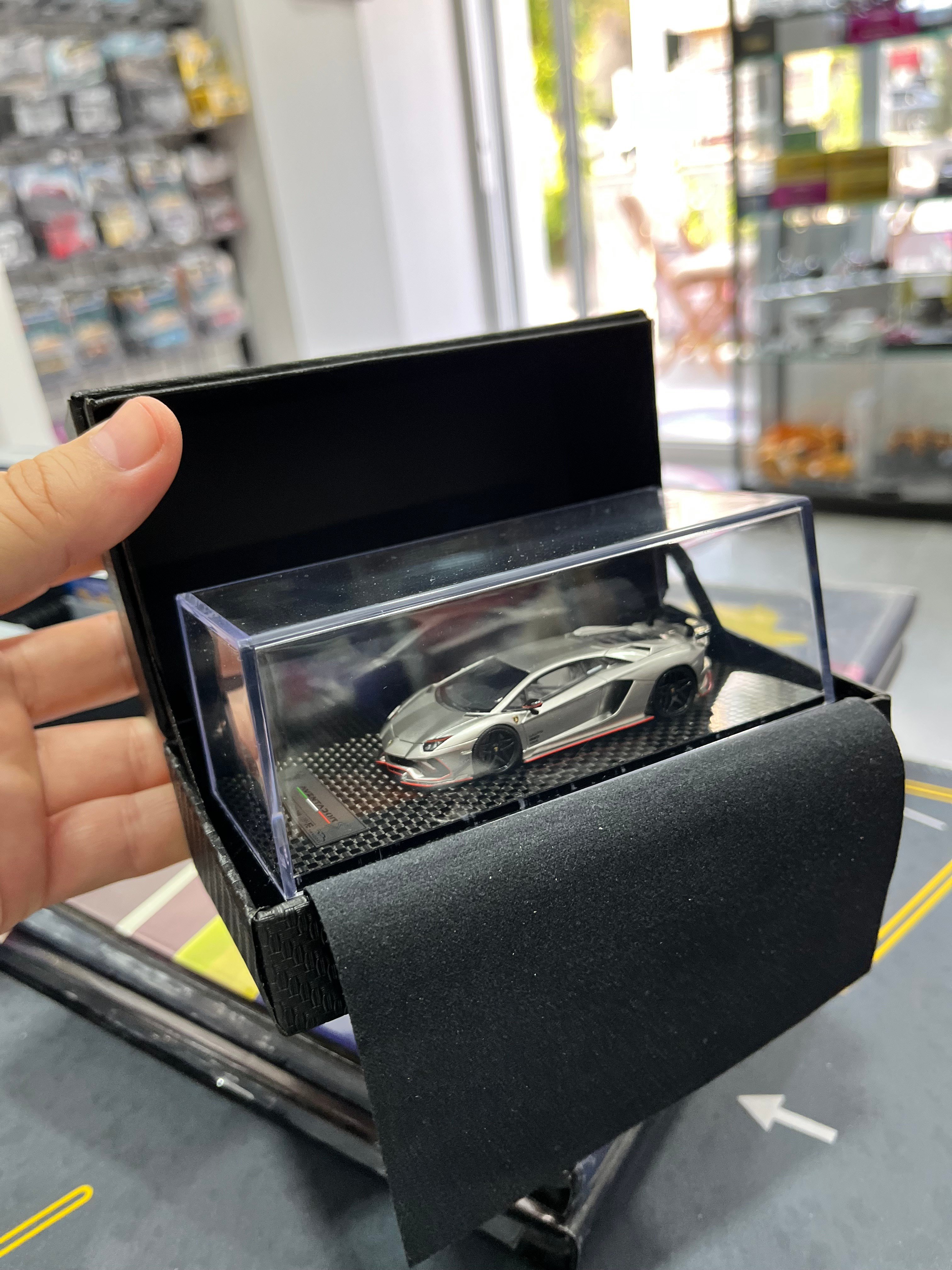 YM Model Rowen Lamborghini 