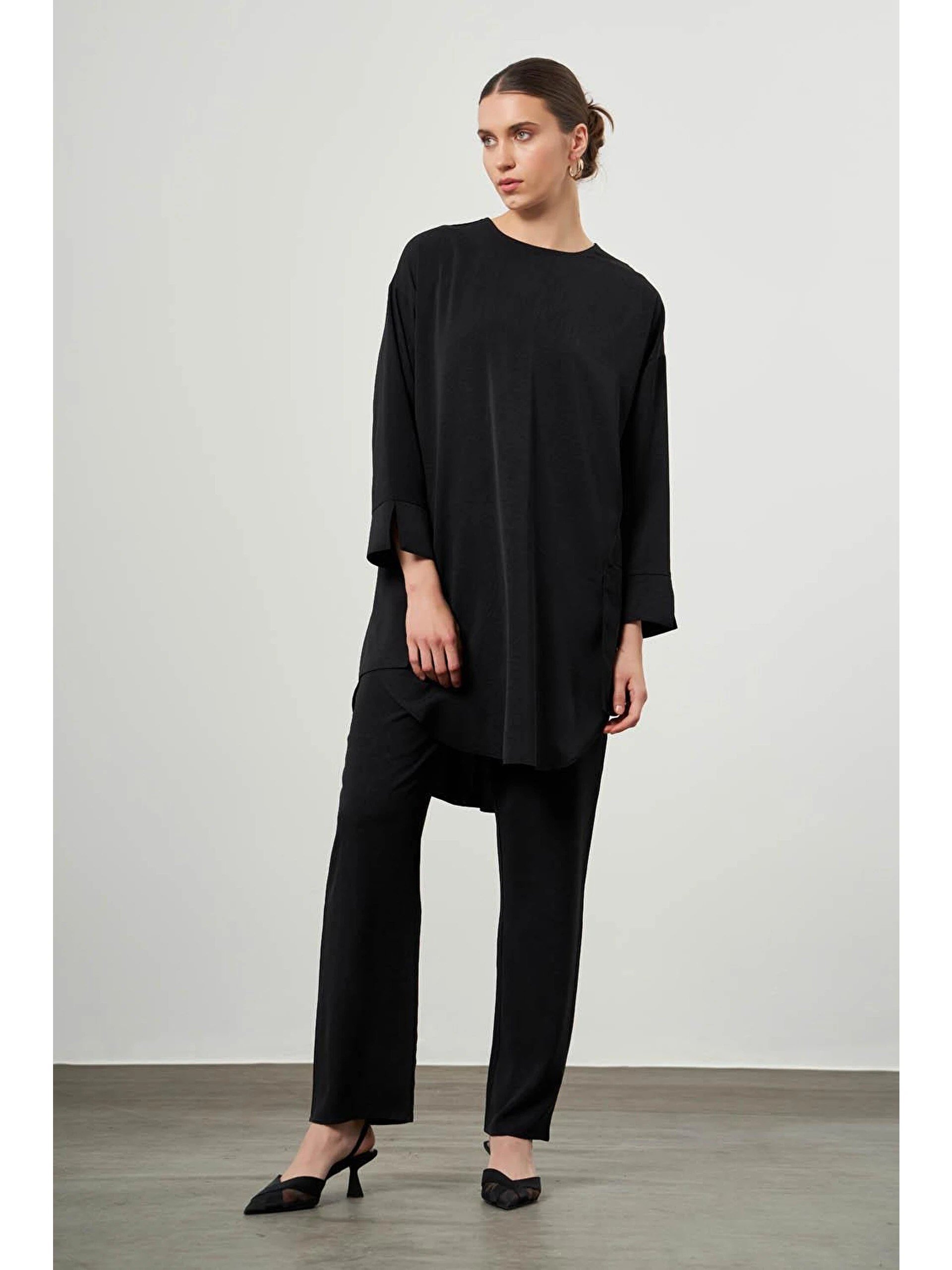 Mizalle Oversize Kol Detaylı Kadın Tunik Siyah