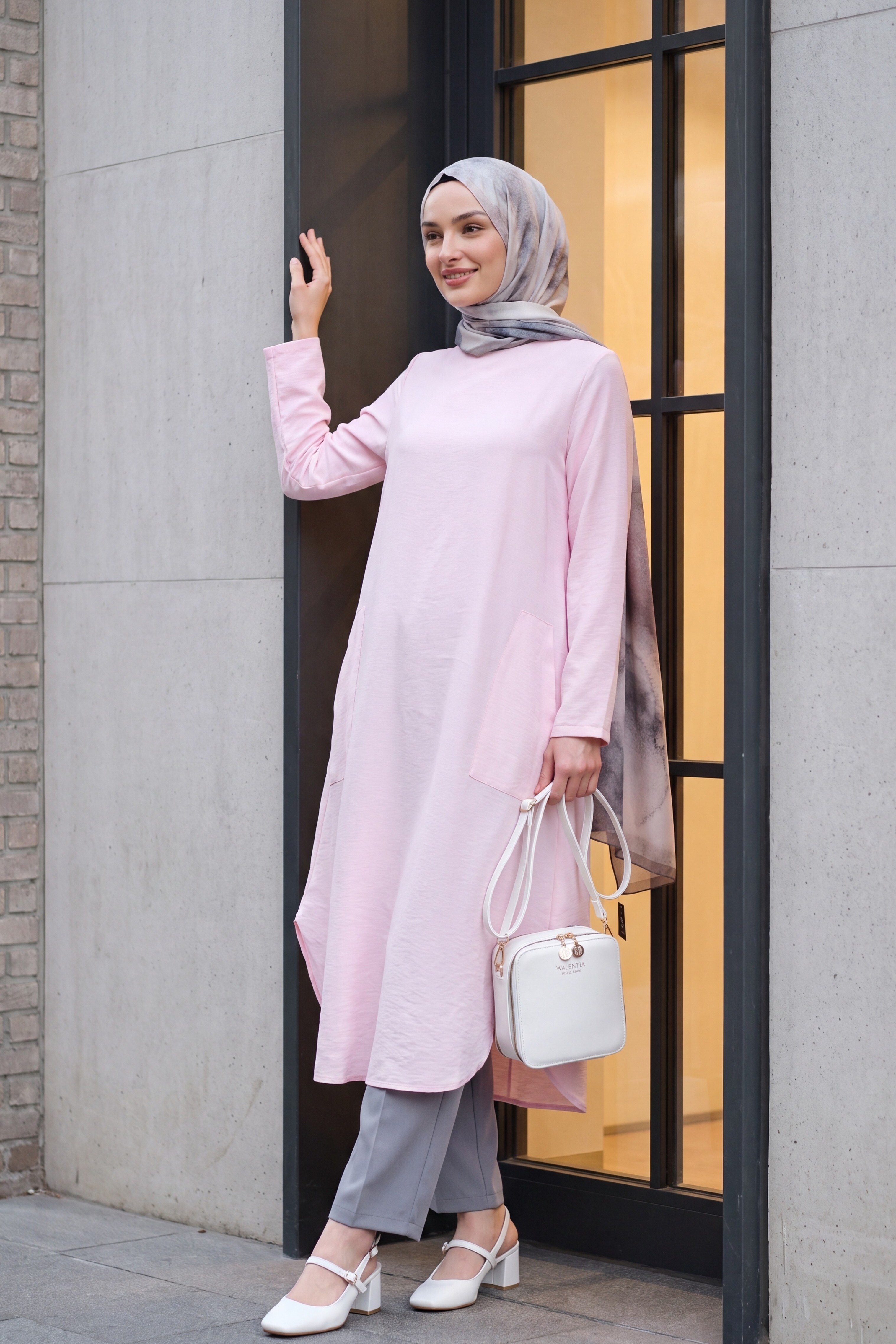 Cepli Yanları Yırtmaçlı Uzun Rayon Tunik  -Pudra