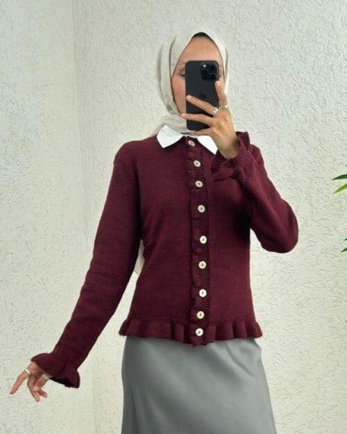 Düğmeli Önü Ve Eteği Fırfırlı Hırka -Bordo