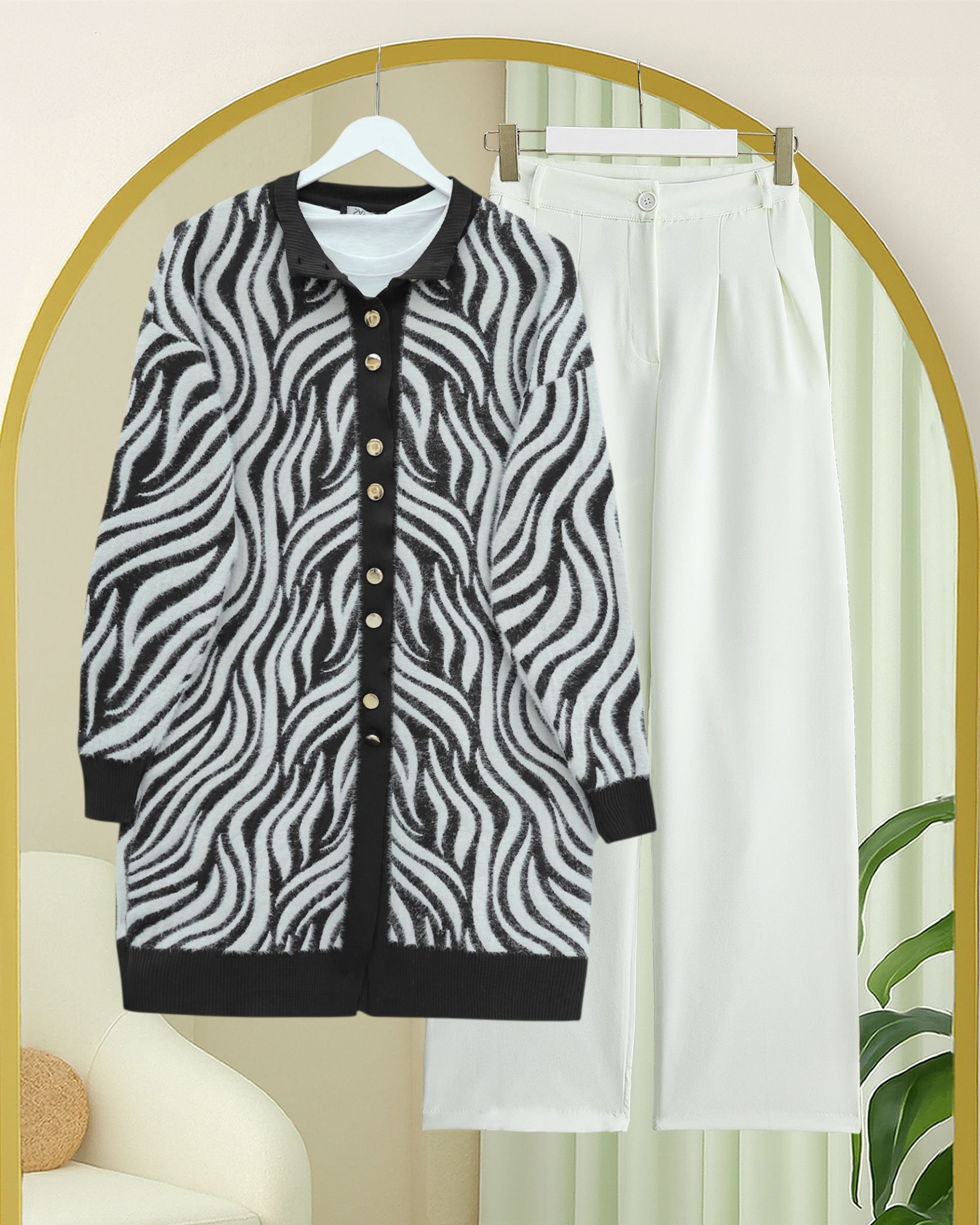 Düğmeli Zebra Desen Sakallı Triko Hırka -Siyah