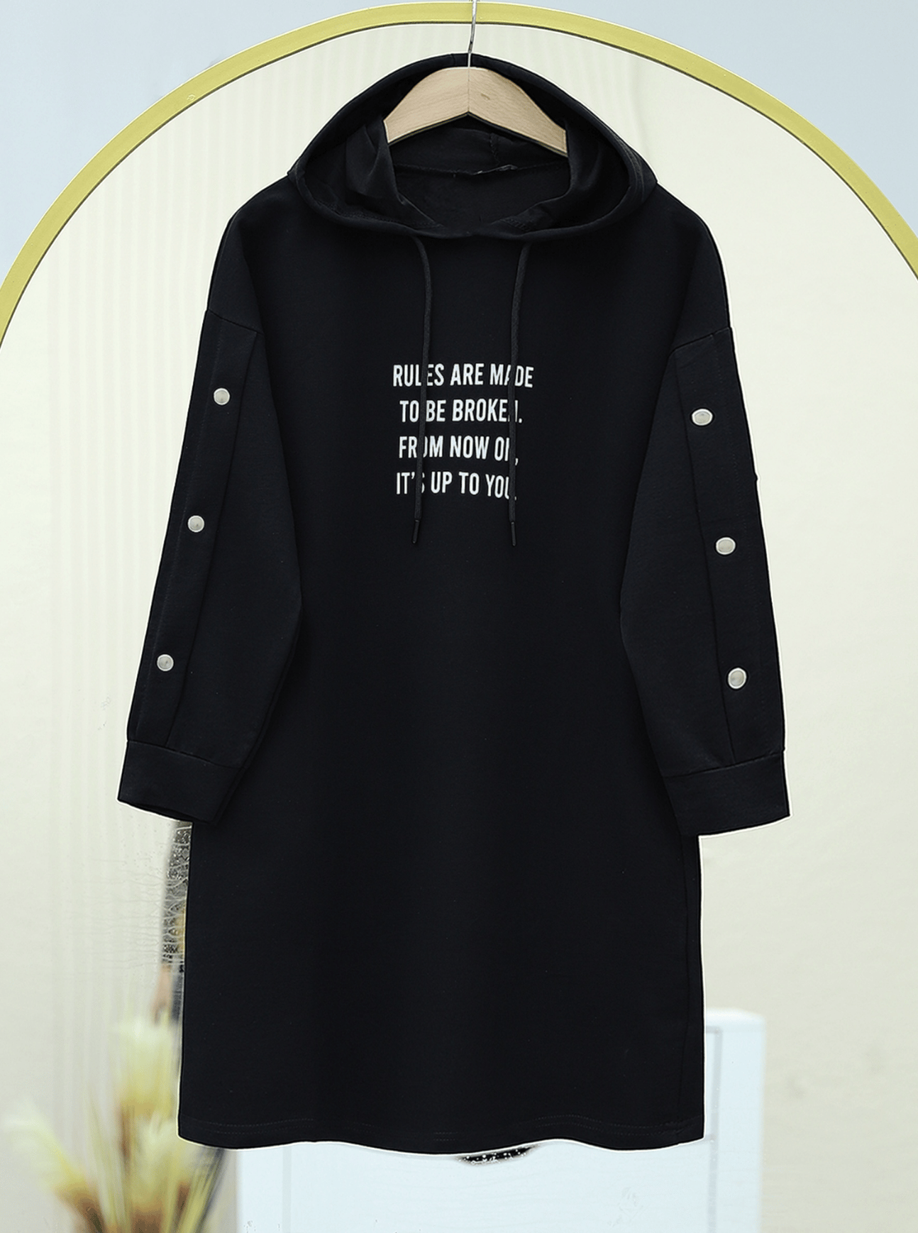 Kolları Çıtçıtlı Kapşonlu Sweat -Siyah