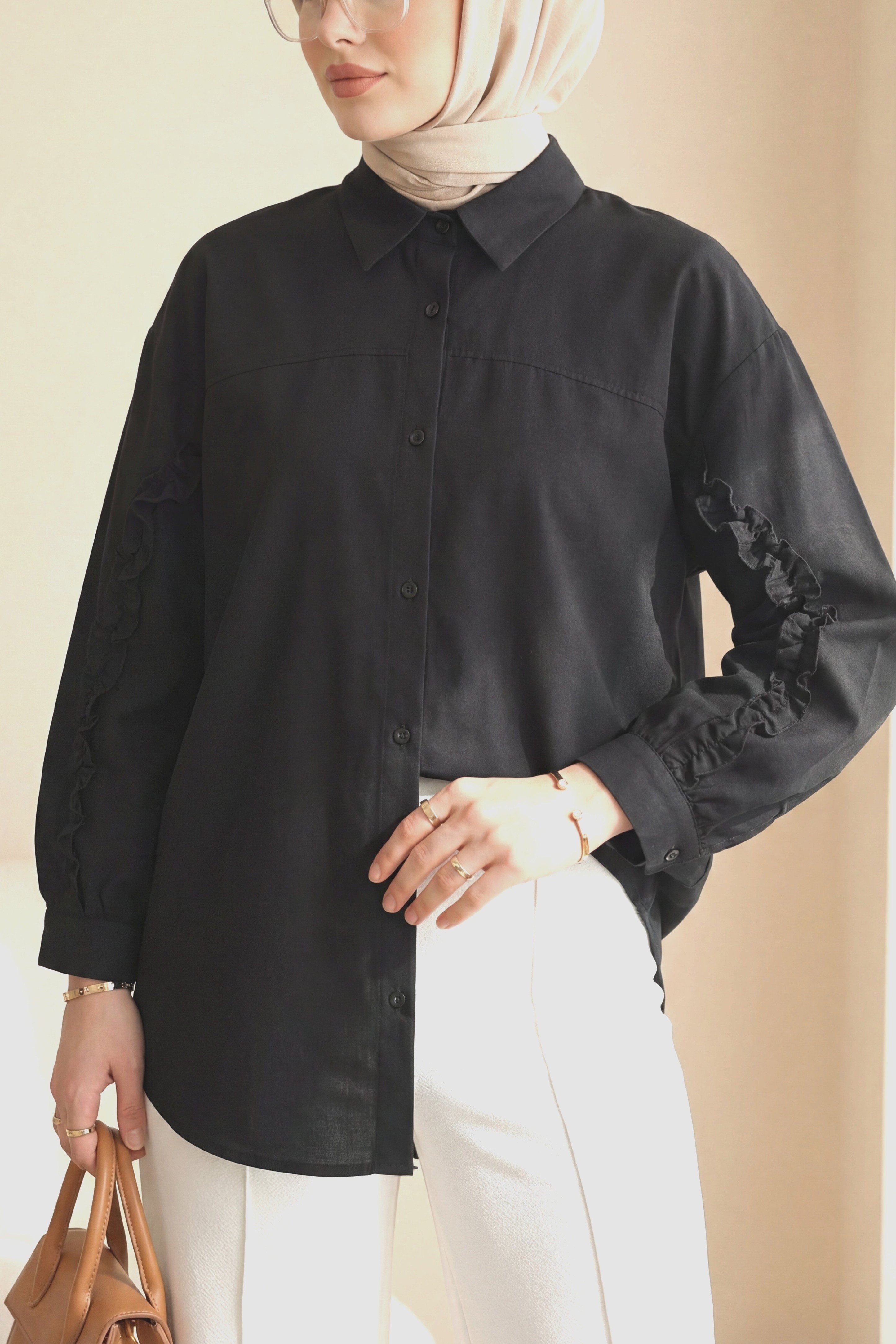 Kolları Fırfırlı Düğmeli Poplin Gömlek -Siyah