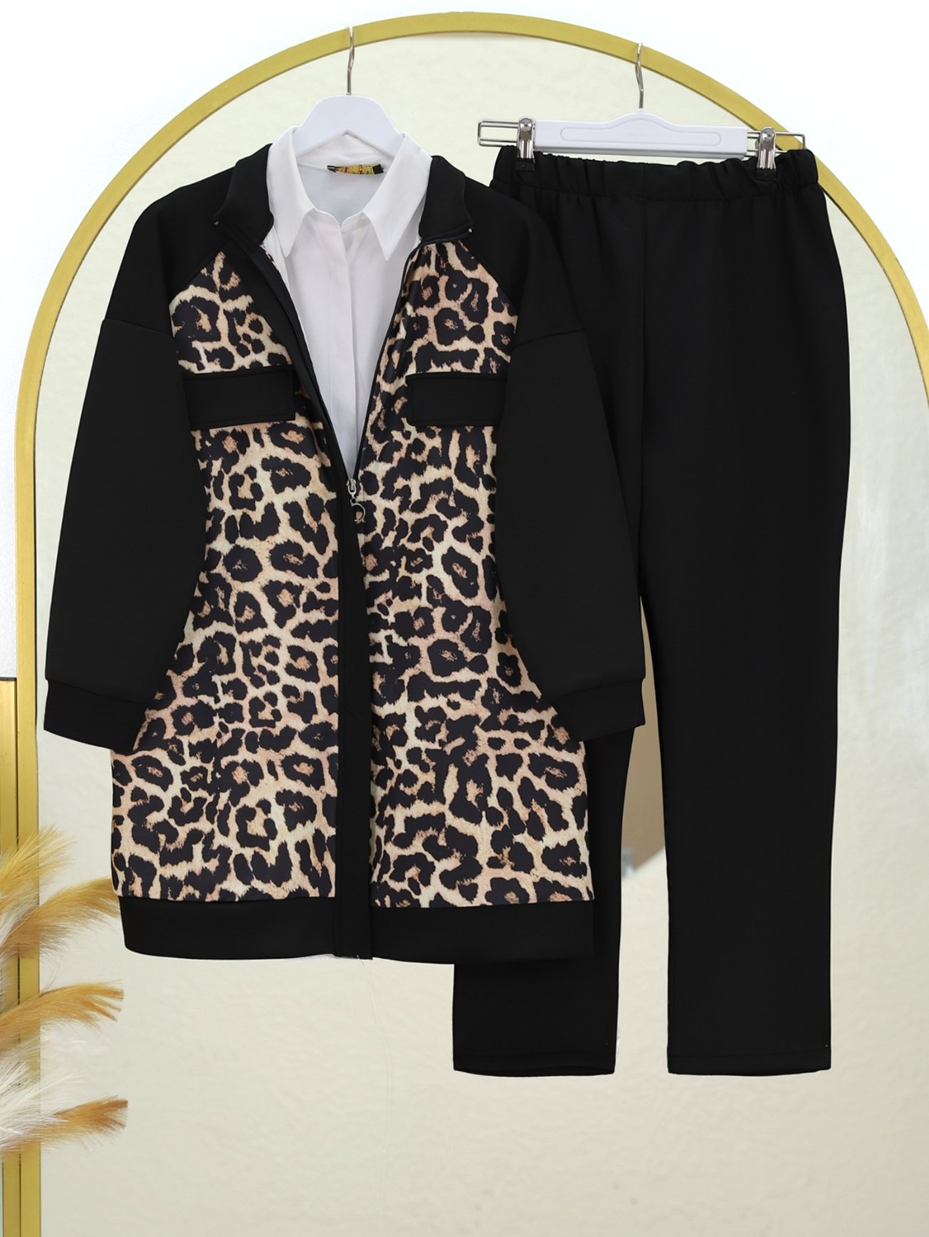 Leopar Desenli Cep Detaylı Fermuarlı Takım  -Siyah