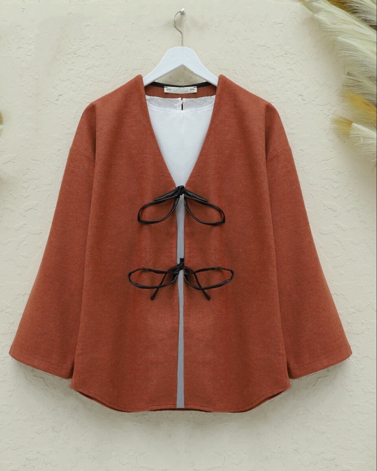 Önü Bağcıklı Oval Kesim Kaşe Kimono    -Kiremit