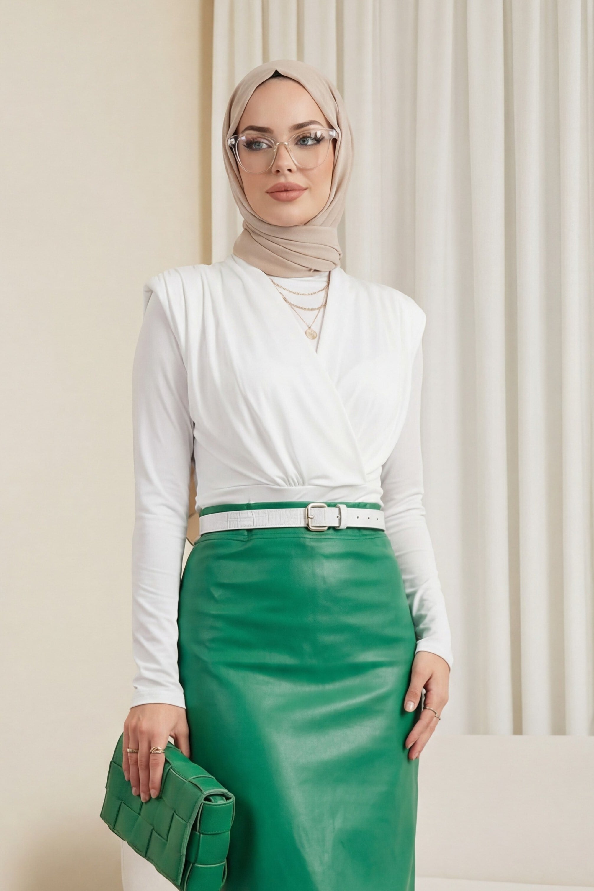 Vatkalı Kruvaze Model Sandy Bluz -Beyaz