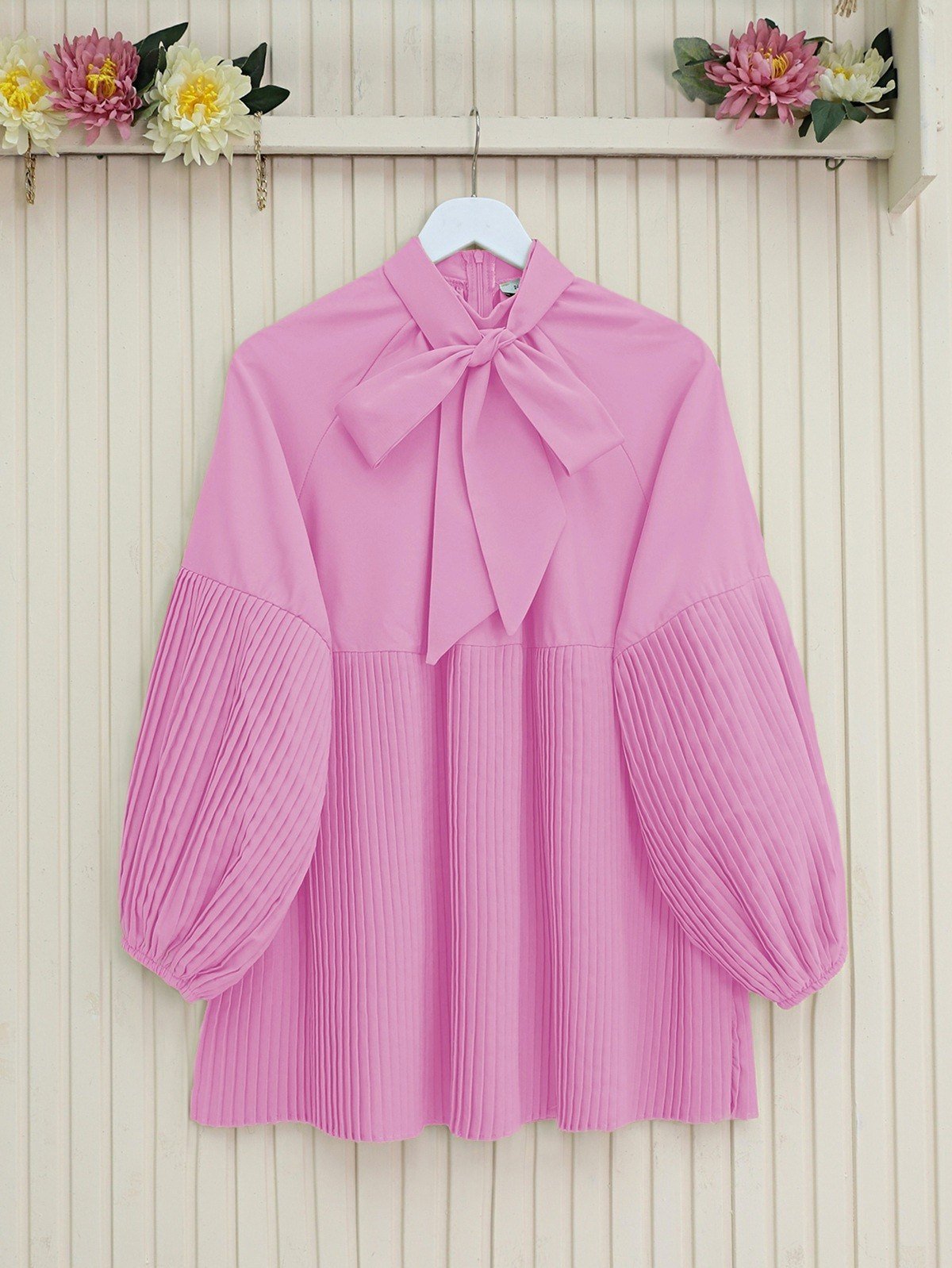 Yakası Bağcıklı Kolları ve Eteği Pliseli Tunik -Pembe