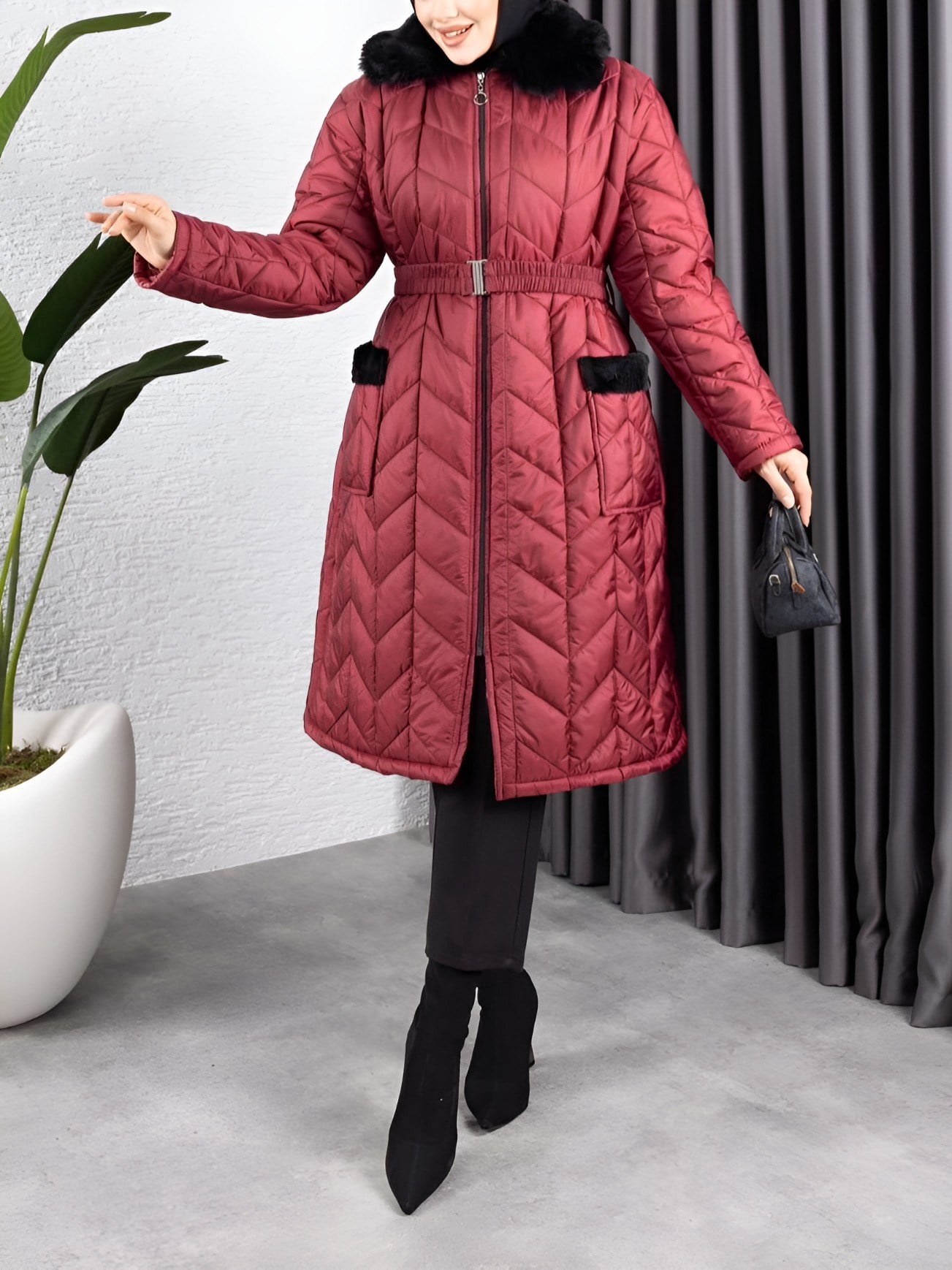 Yakası Kürklü Kemerli Cepli Kapitone Kaban   -Bordo