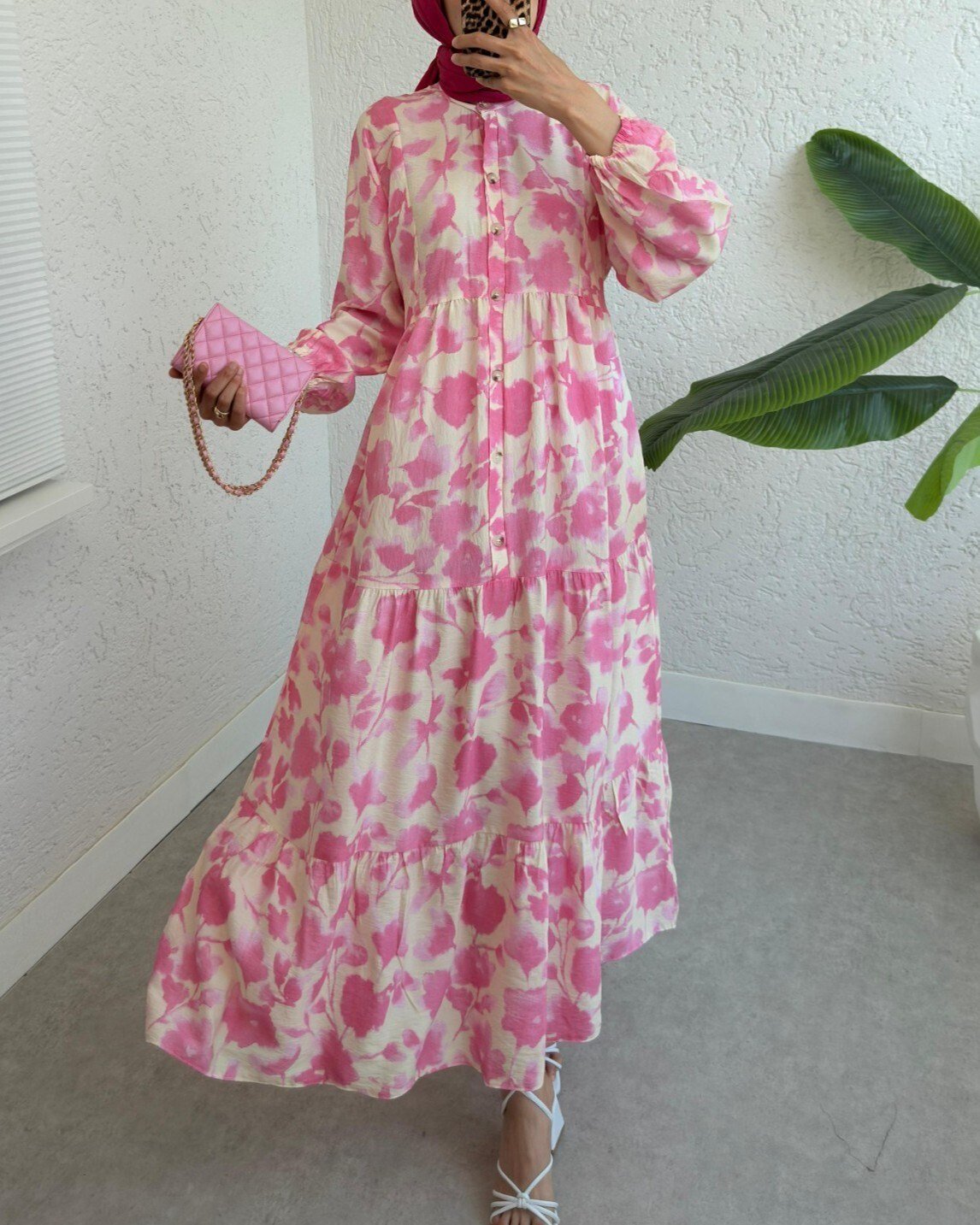 Yarım Düğmeli Kolu Lastikli Desenli Elbise -Pembe