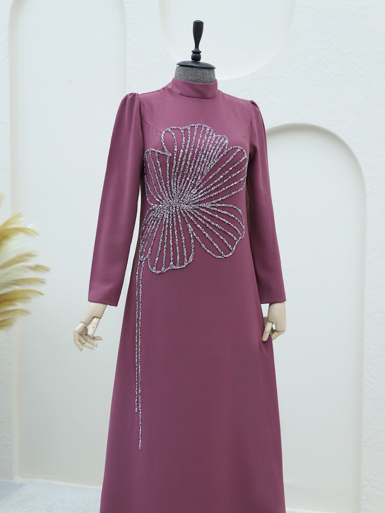Yonca Taş Desenli Dik Yaka Krep Abiye -G.Kurusu