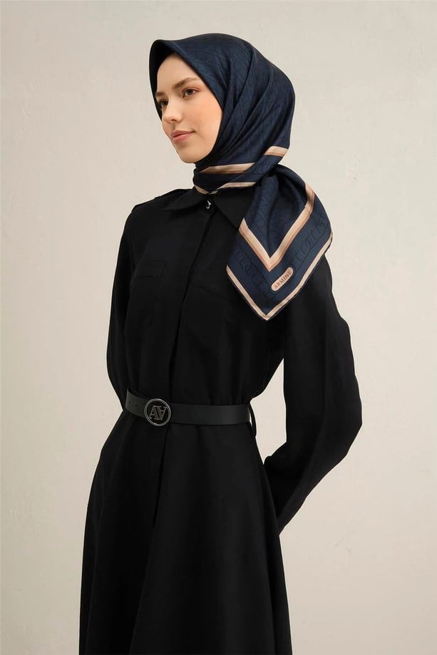 ARMİNE KLASİK DESENLİ SAF İPEK TWİLL EŞARP 9301D 52
