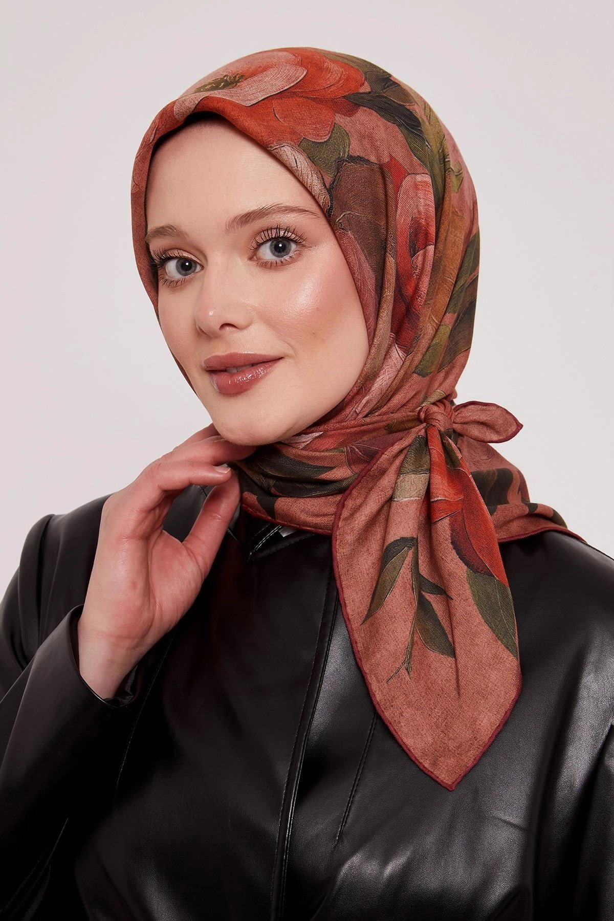 LUVENSARA OSCAR EŞARP -ŞEFTALİ ÇİÇEĞİ