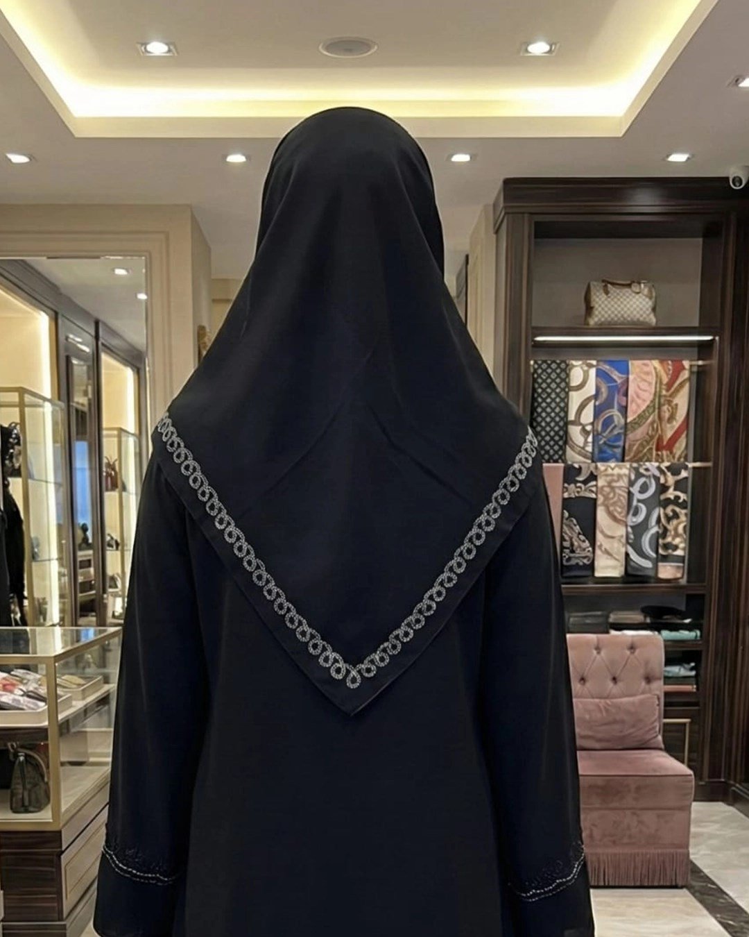 VESCA LÜKS TAŞLI MEDİNE İPEĞİ EŞARP