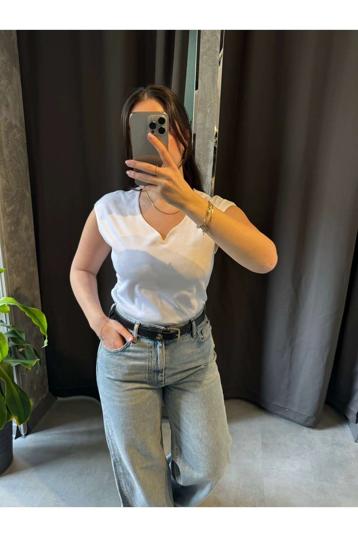 Kalp Yaka Beyaz Tshirt