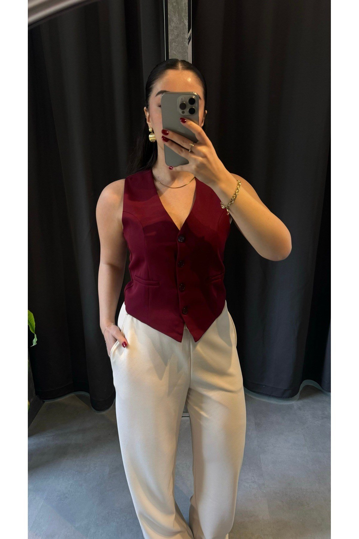 Kolsuz V Yaka Düğmeli Blazer Yelek