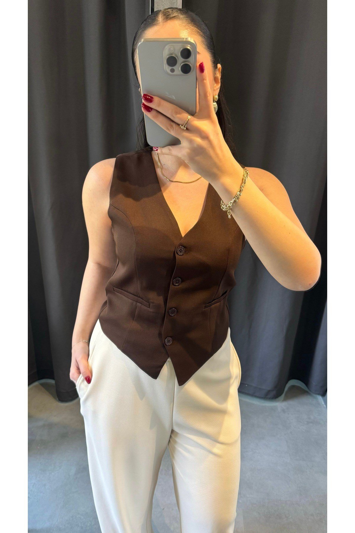Kolsuz V Yaka Düğmeli Blazer Yelek