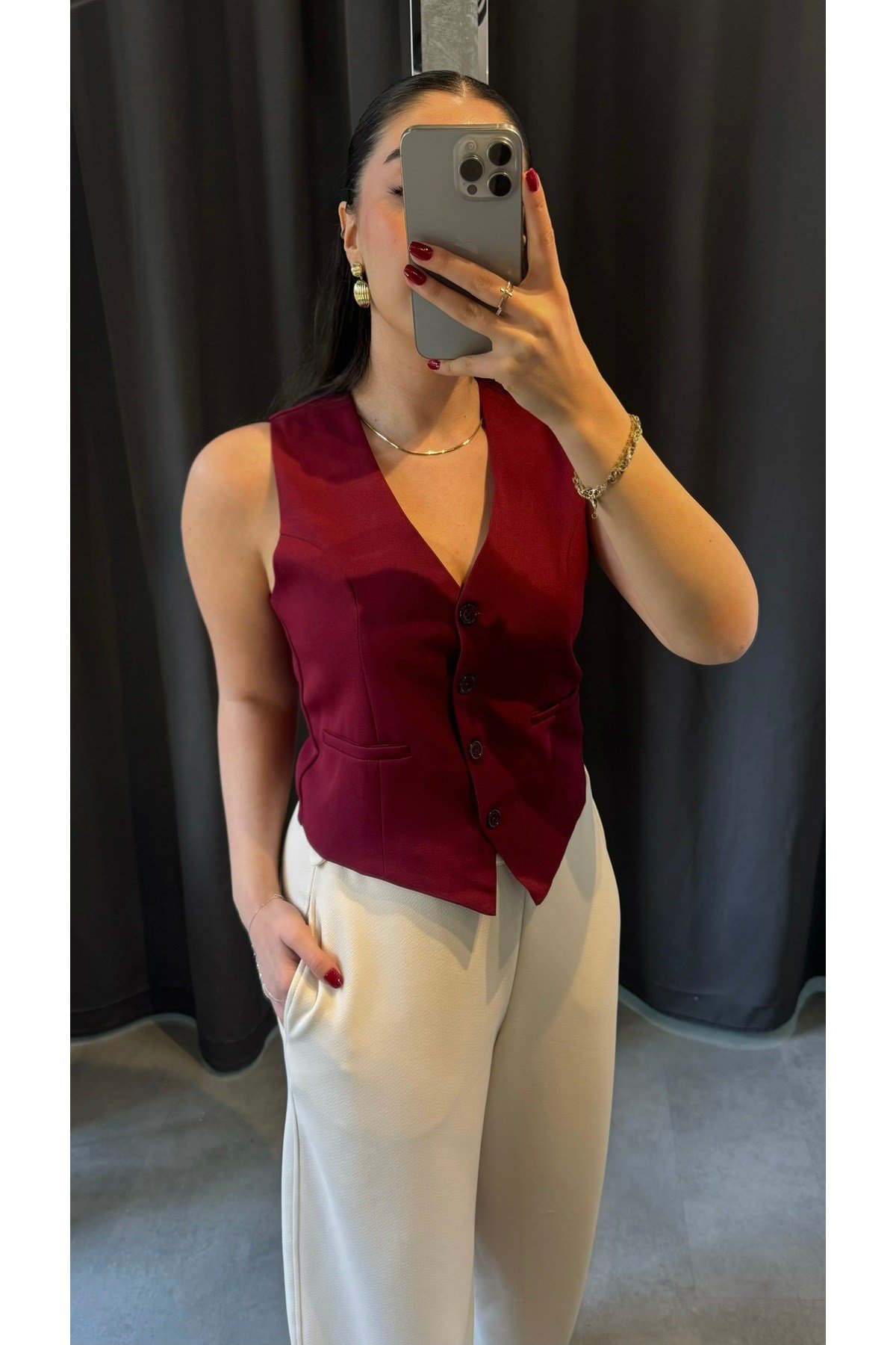 Kolsuz V Yaka Düğmeli Blazer Yelek