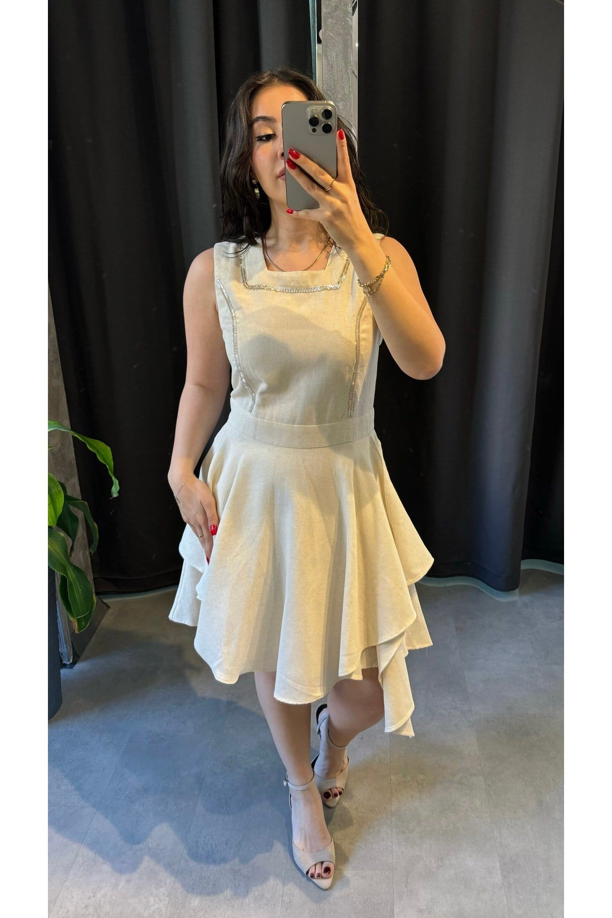 Orj Model Volanlı Boncuklu Elbise