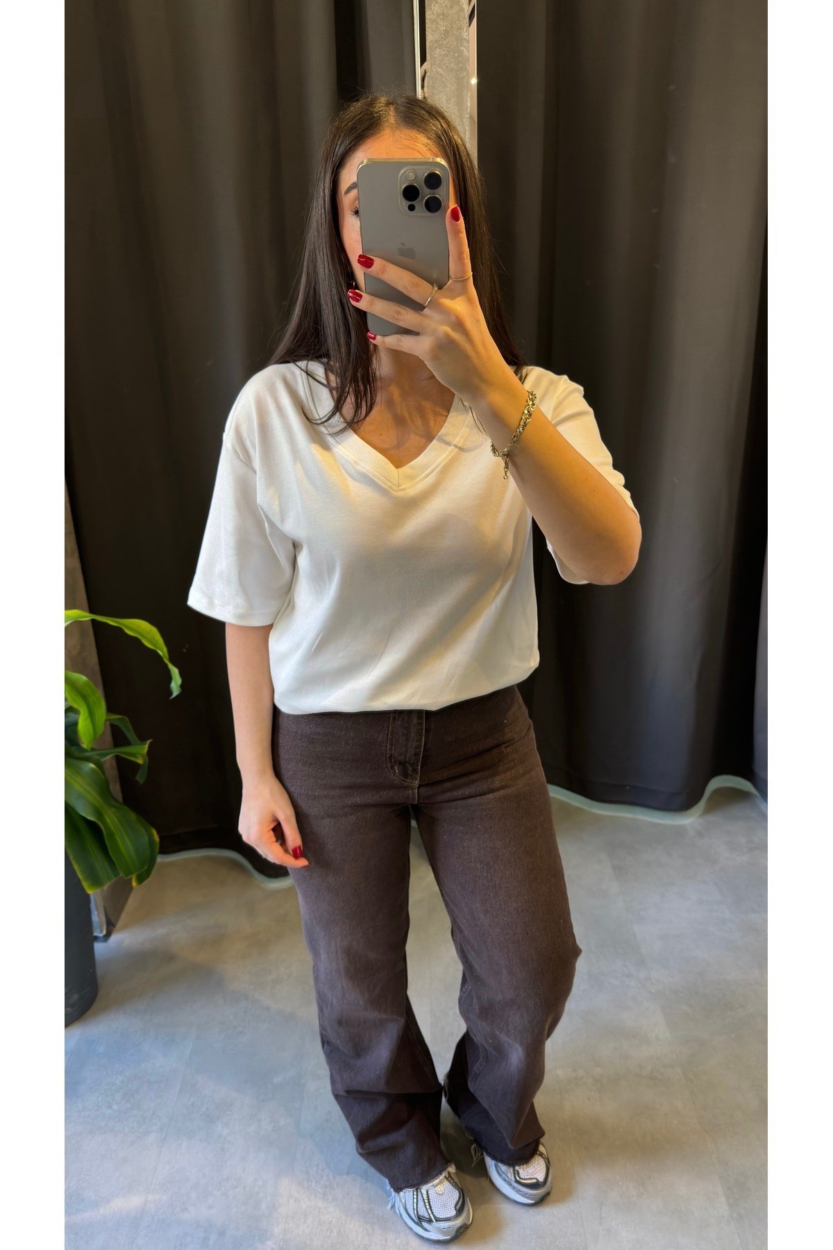 V Yaka Basic Tshirt
