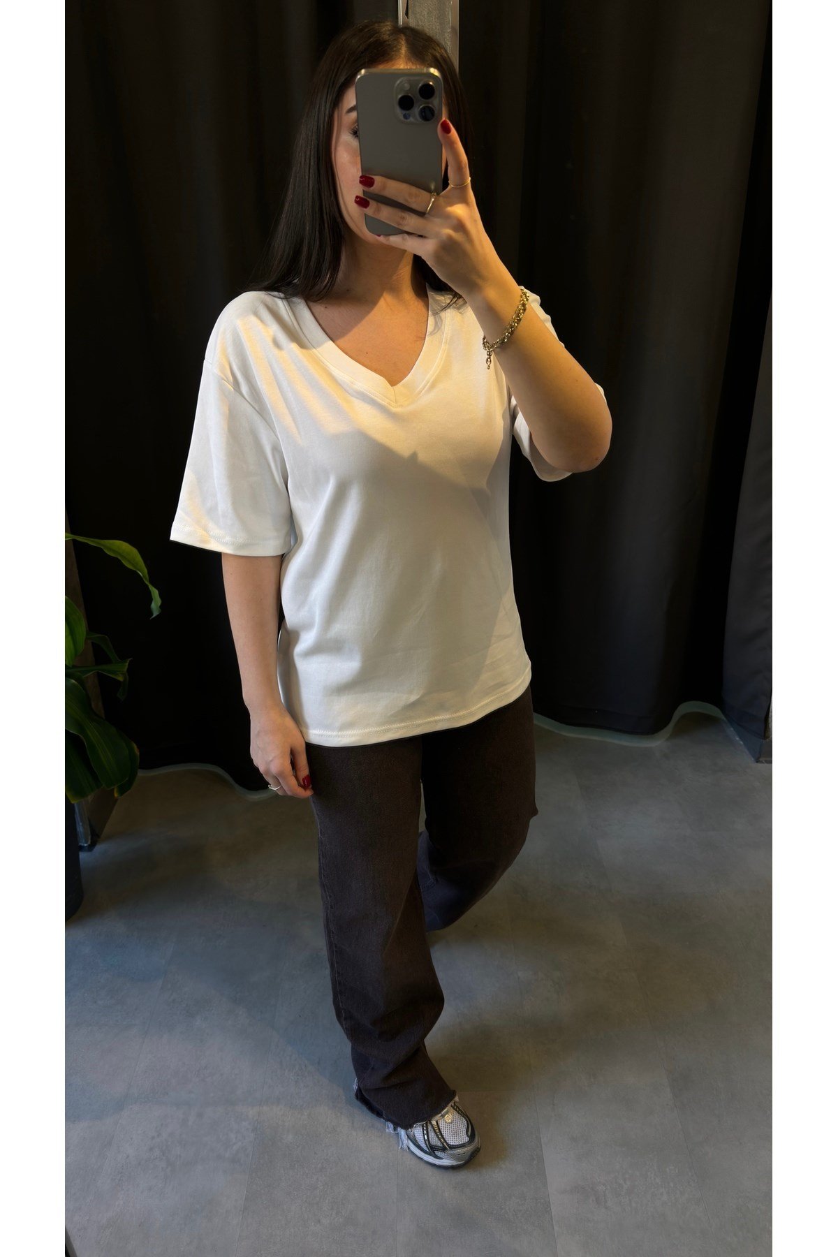 V Yaka Basic Tshirt