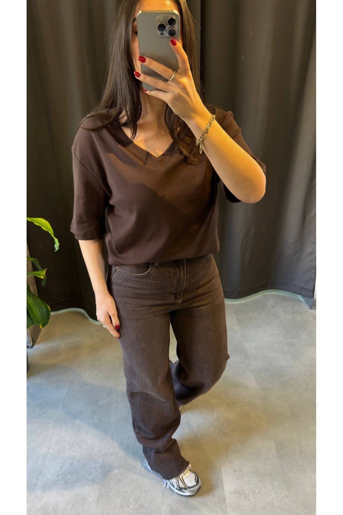 V Yaka Basic Tshirt