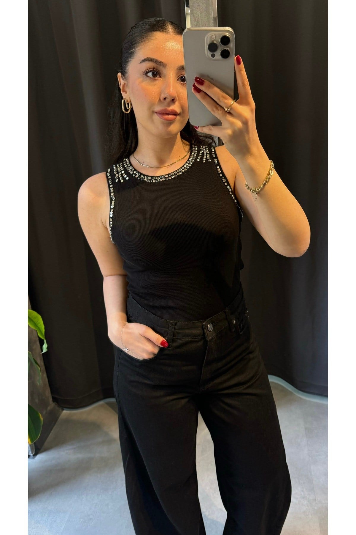 Yaka Ve Kol Taşlı Body