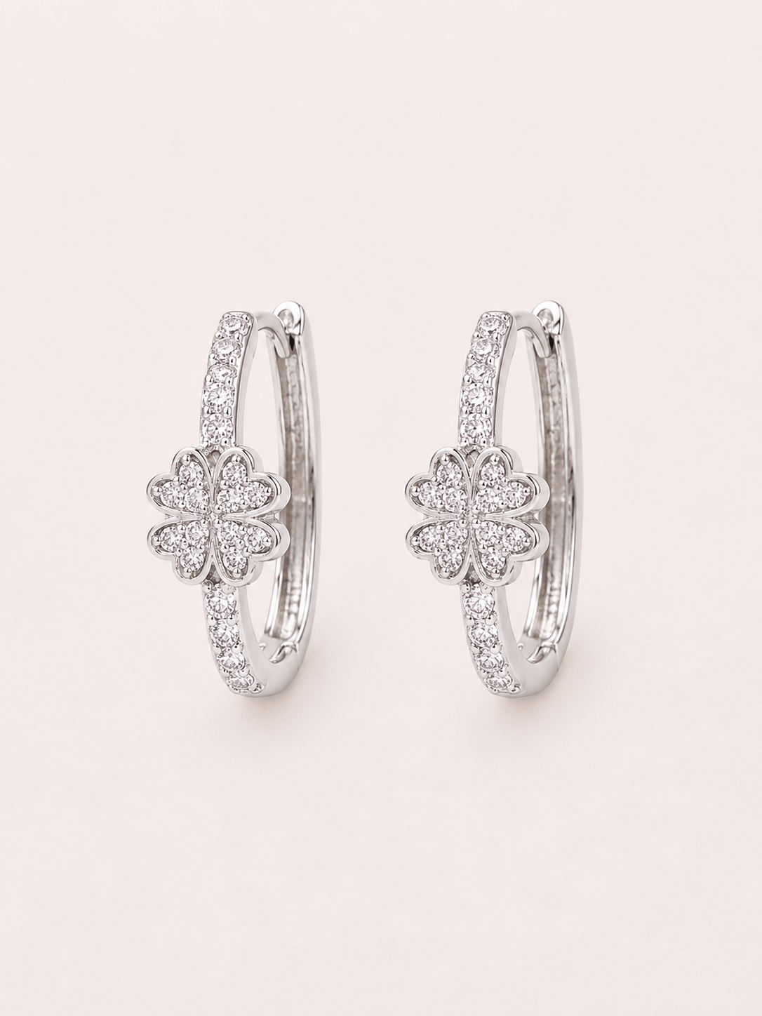 Taşlı Yonca Sallantılı Silver Küpe