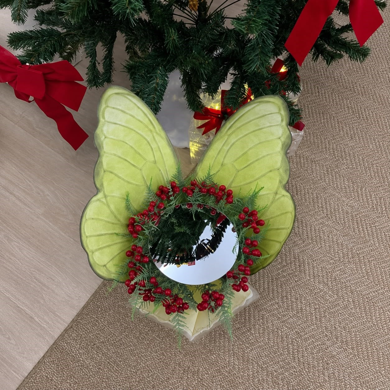 Aynalı ve kelebekli Kokina buketi