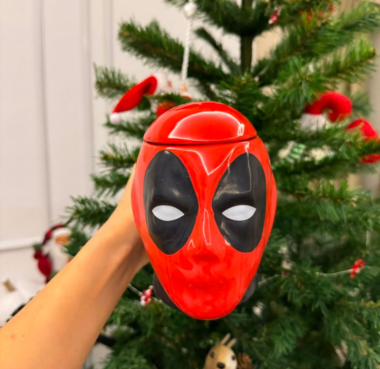 Deadpool kapaklı kupa