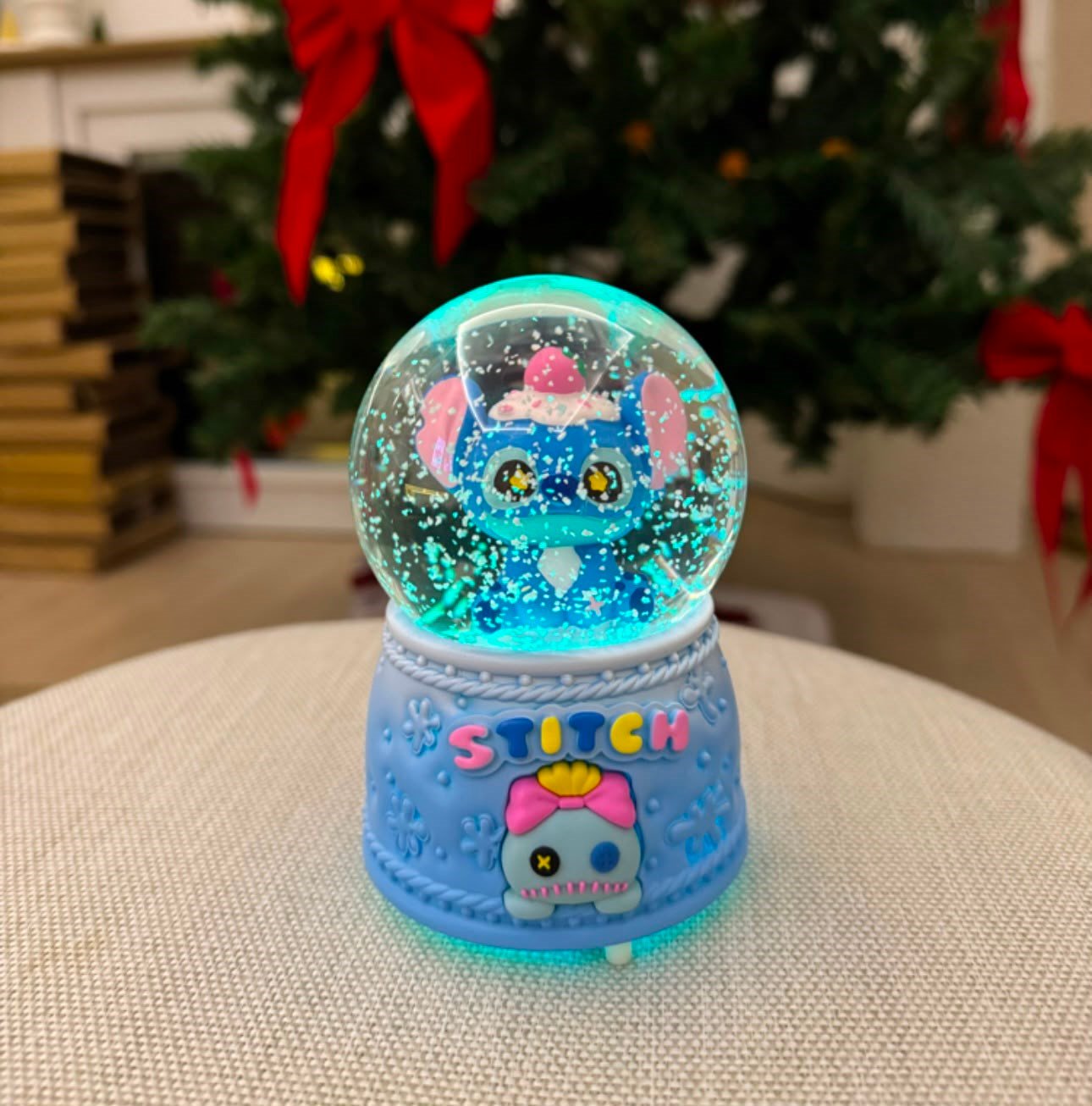 Stitch büyük müzikli ve ışıklı kar küresi