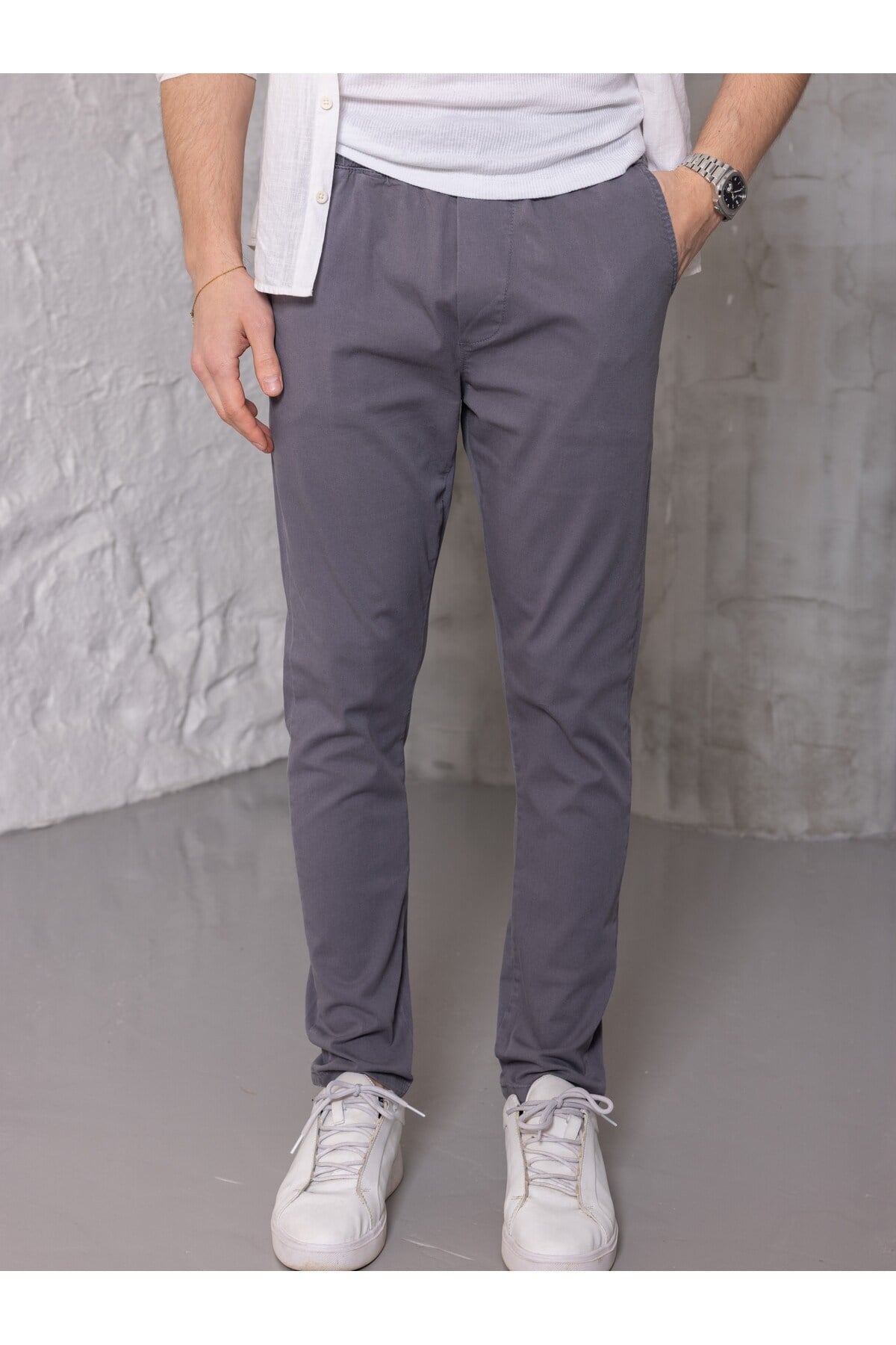 Erkek Gri Jogger Pantolon – Rahat Kesim, Bağcıklı, Mevsimlik Günlük Kullanım