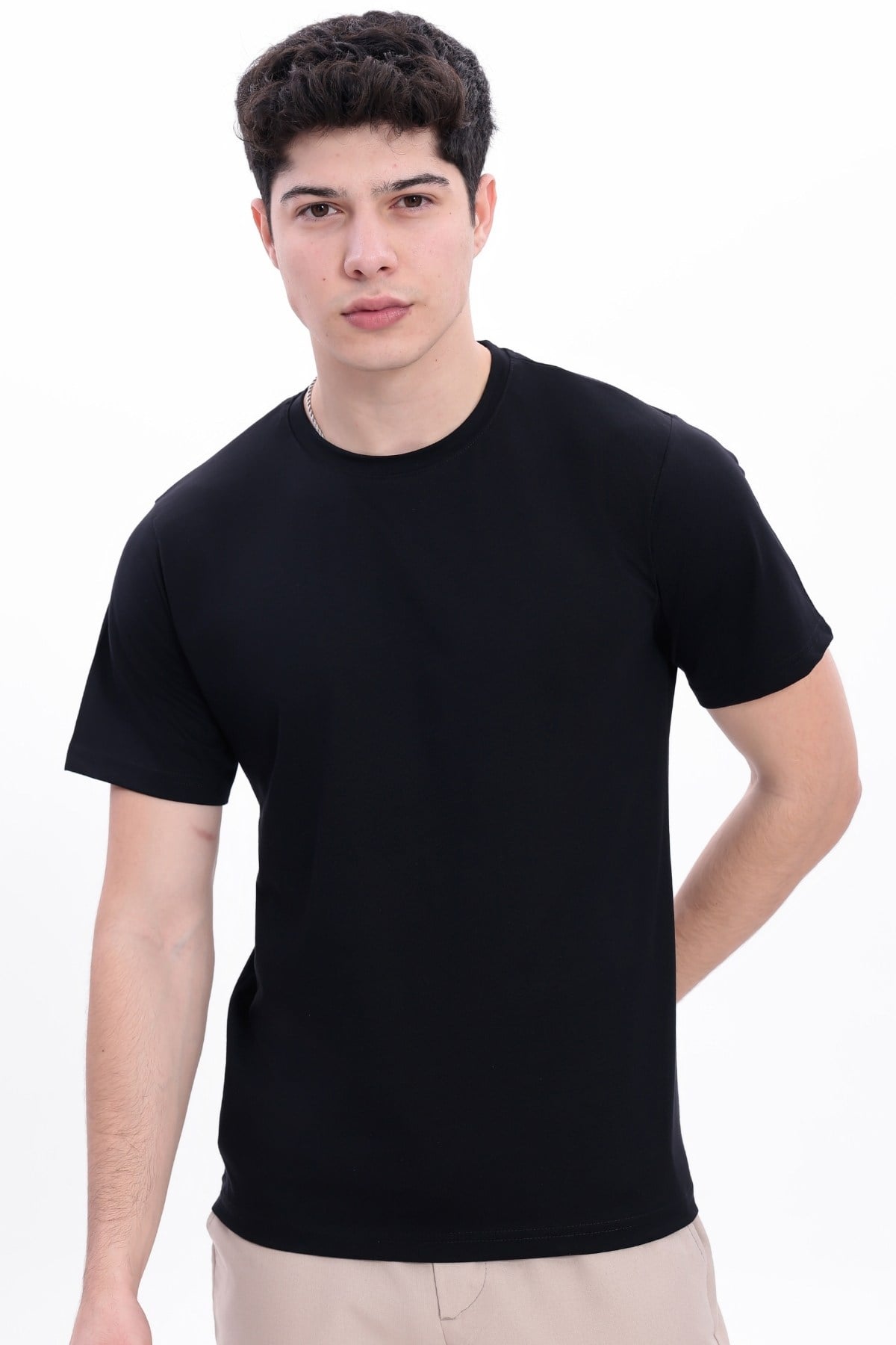 Erkek Siyah Basic Tişört – Regular Fit Bisiklet Yaka %100 Pamuk 30/1 Süprem Kumaş Günlük T-Shirt