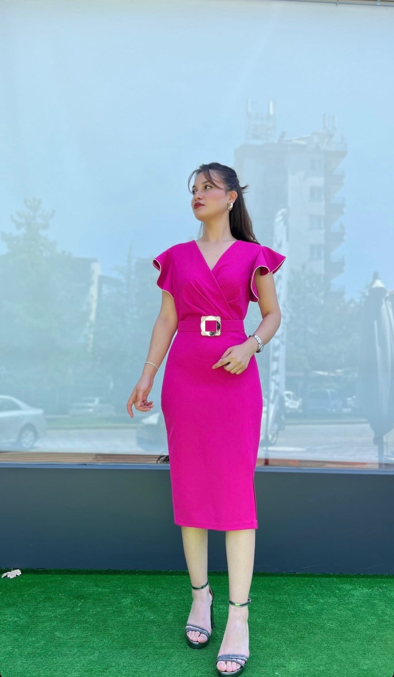 Fuşya Kolları Taş Detaylı Kısa Abiye