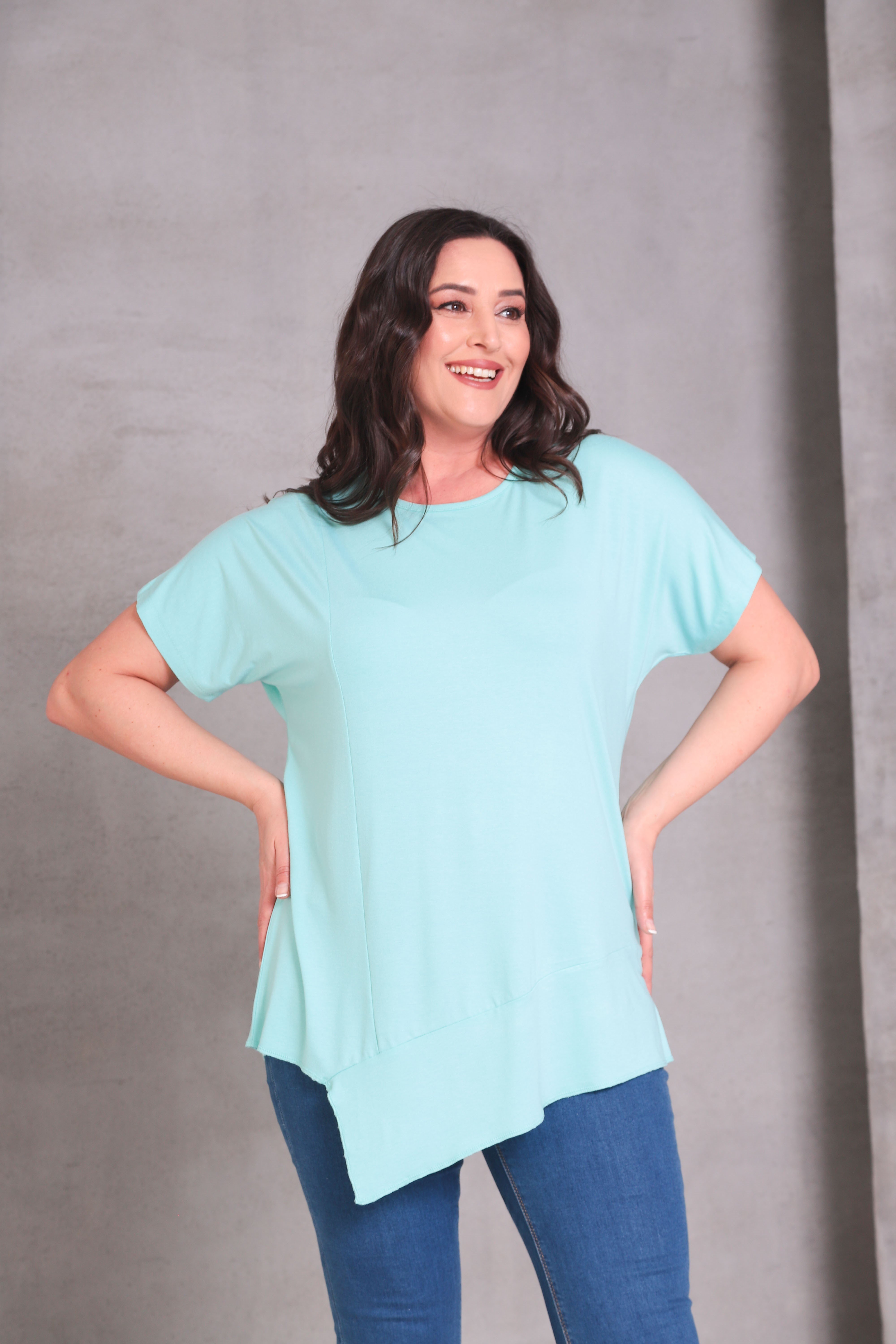 2101 Asimetrik Kesim Basic T-shirt Mavi