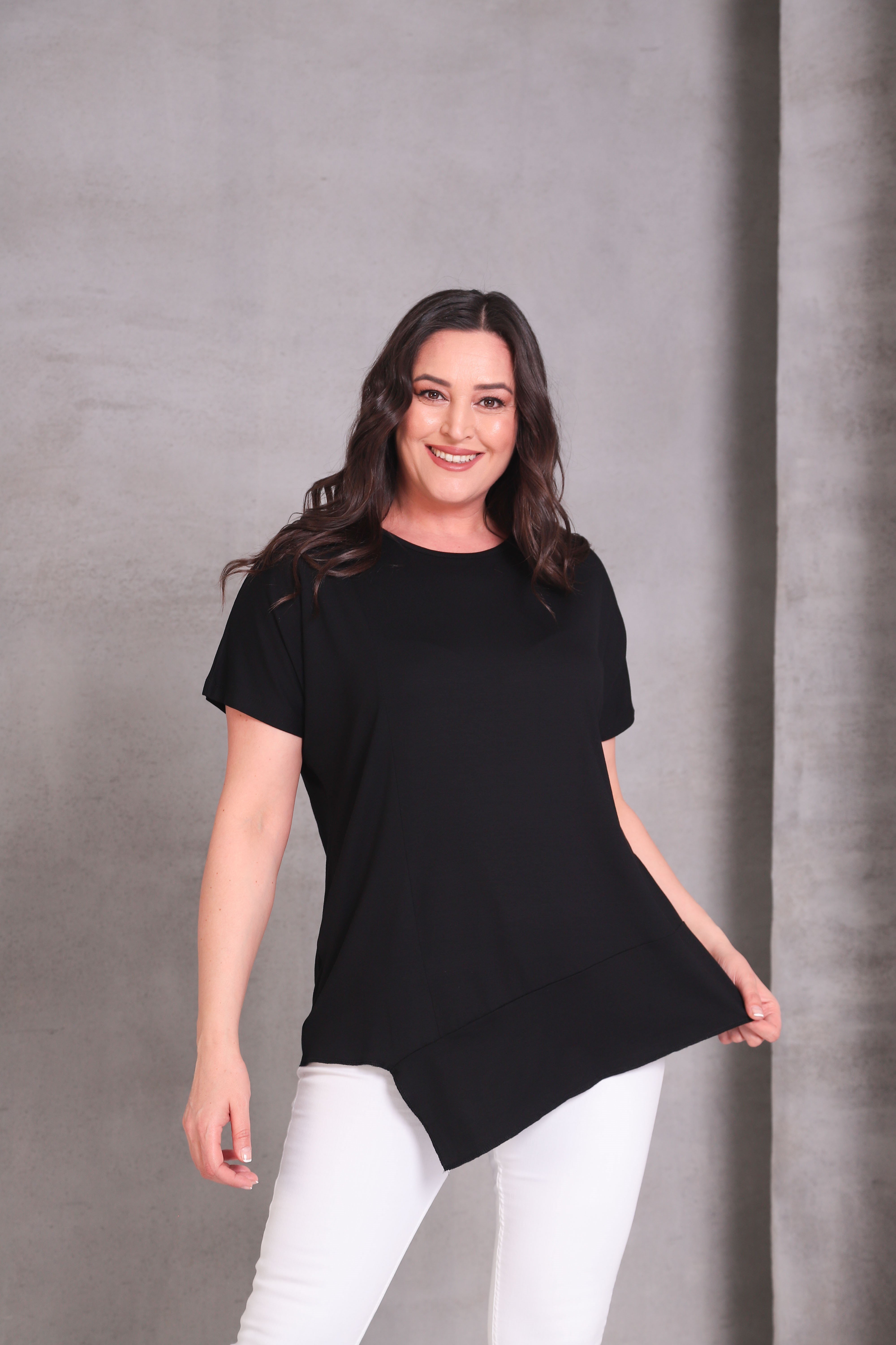 2101 Asimetrik Kesim Basic T-shirt Siyah