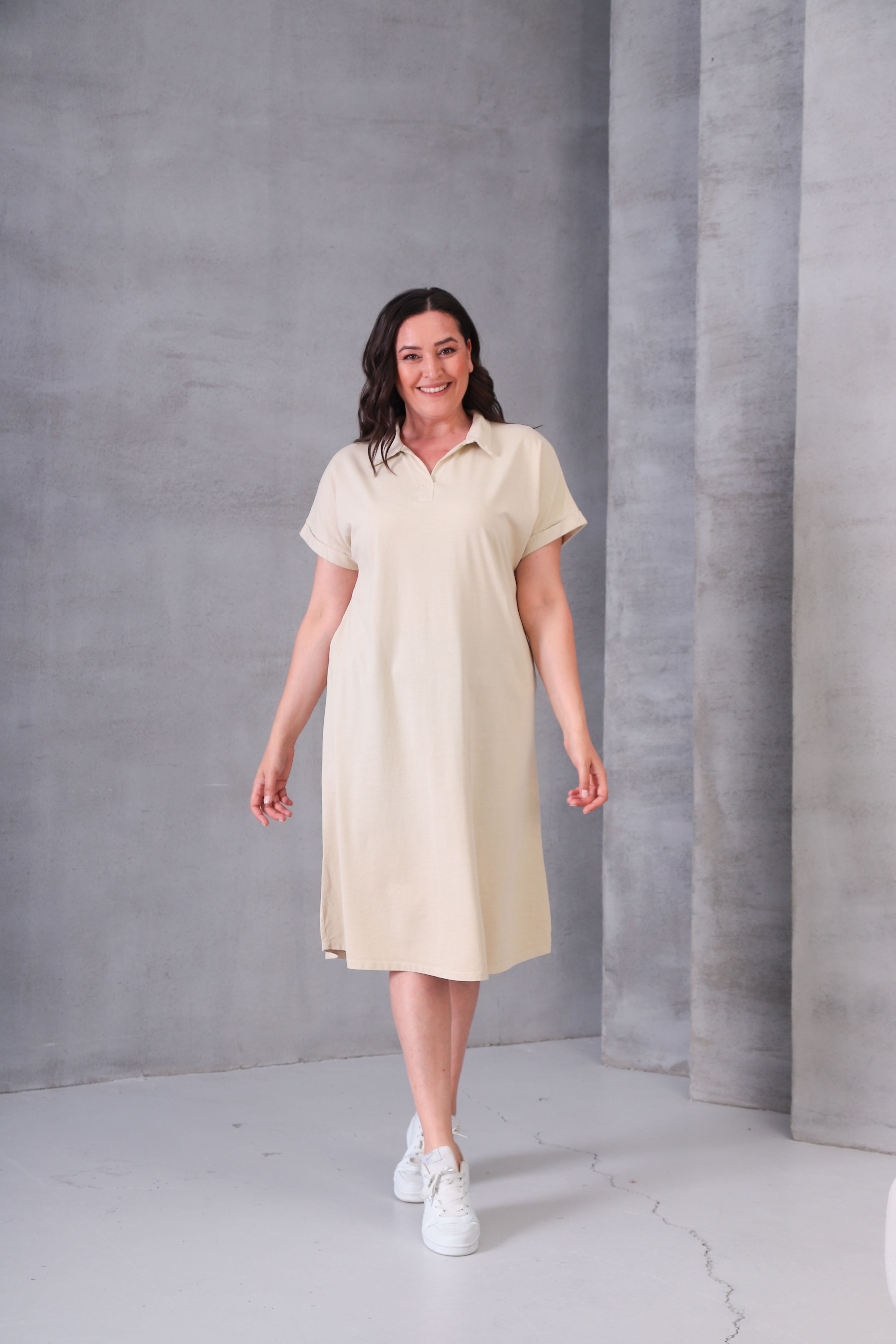 3819 Yıkamalı Kumaş Polo Yaka Elbise Krem