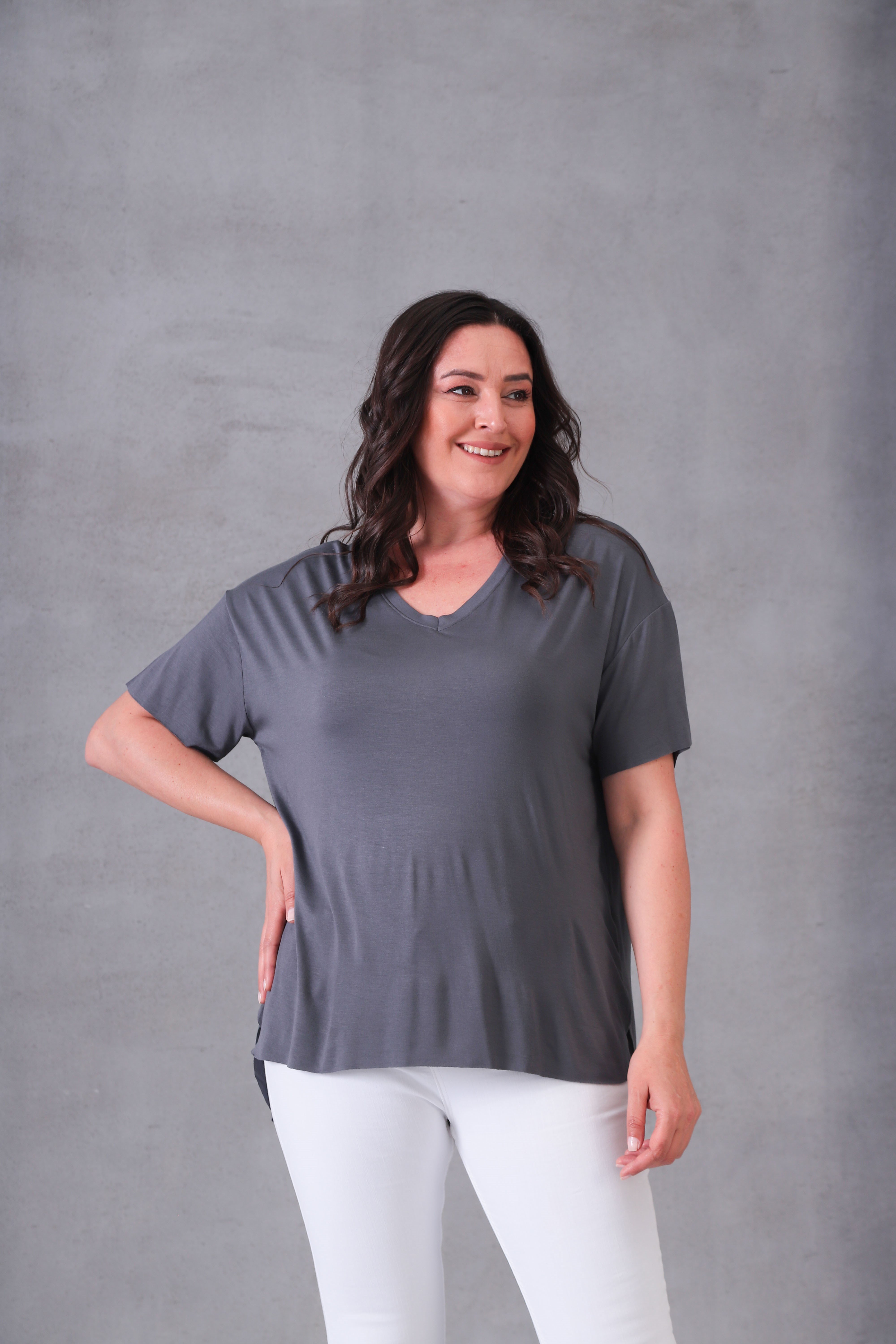 3826 Bambu Kumaş Oversize V Yaka Bluz Gri